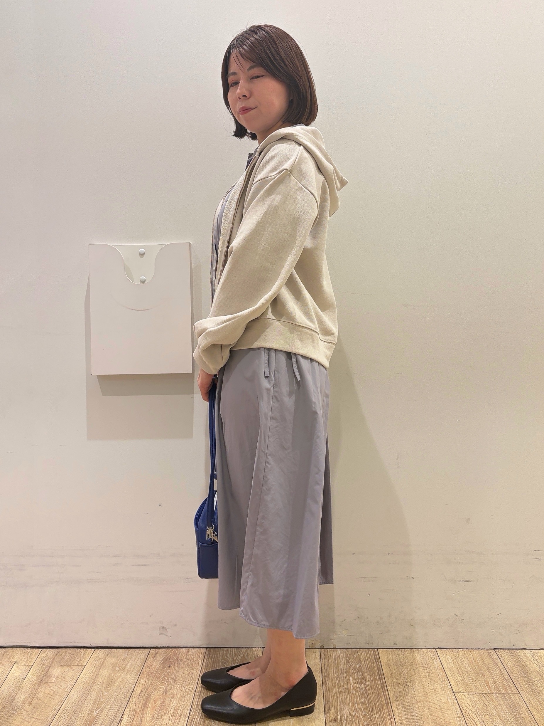 YUKOさんの「index｜ラメ裏毛コンパクトジップパーカー【洗濯機OK】」を使ったコーディネート