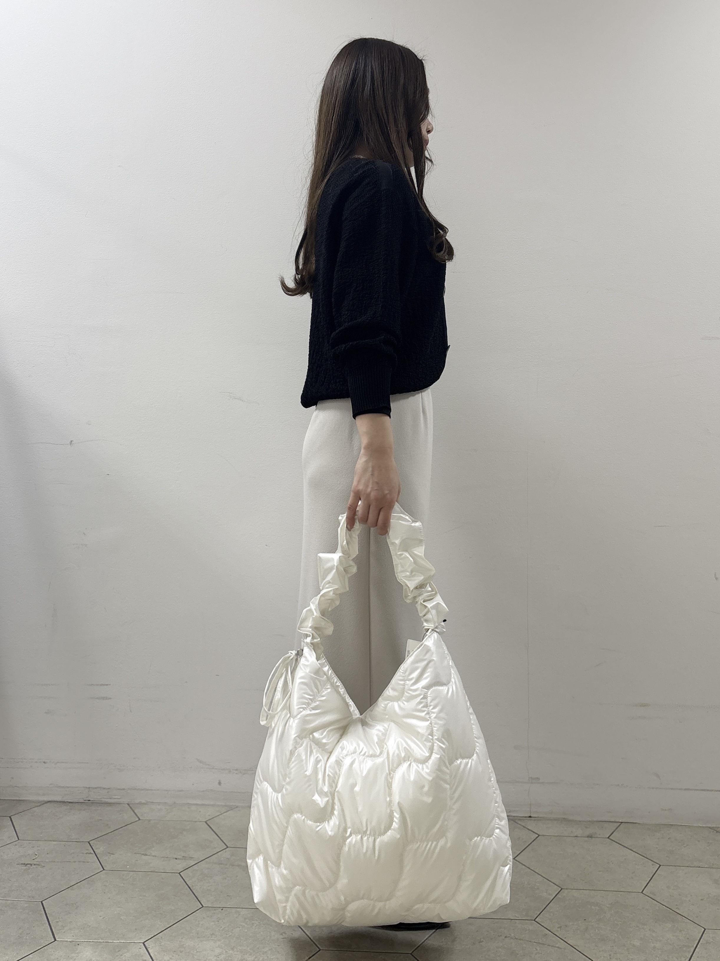 kahoさんの「INDIVI｜【前後2WAY／洗える】凹凸編地カーディガンニット」を使ったコーディネート