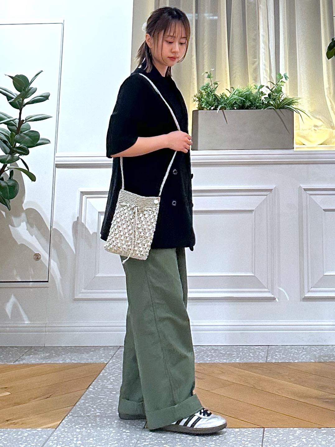 なべこさんの「DRESSTERIOR｜【接触冷感／抗菌防臭／消臭】アイスクリアコットン Bonsoir ロゴTシャツ」を使ったコーディネート