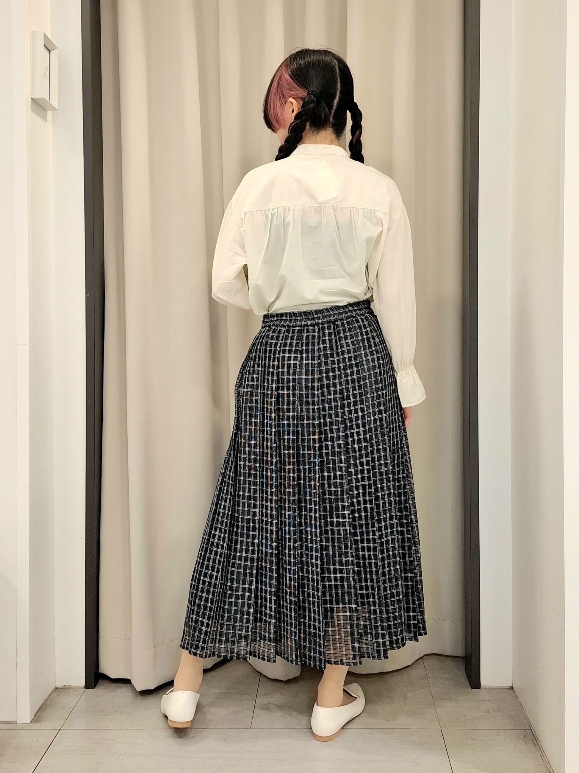 なーちゃんさんの「grove｜【イージーケア】麻混スタンドギャザーシャツ」を使ったコーディネート