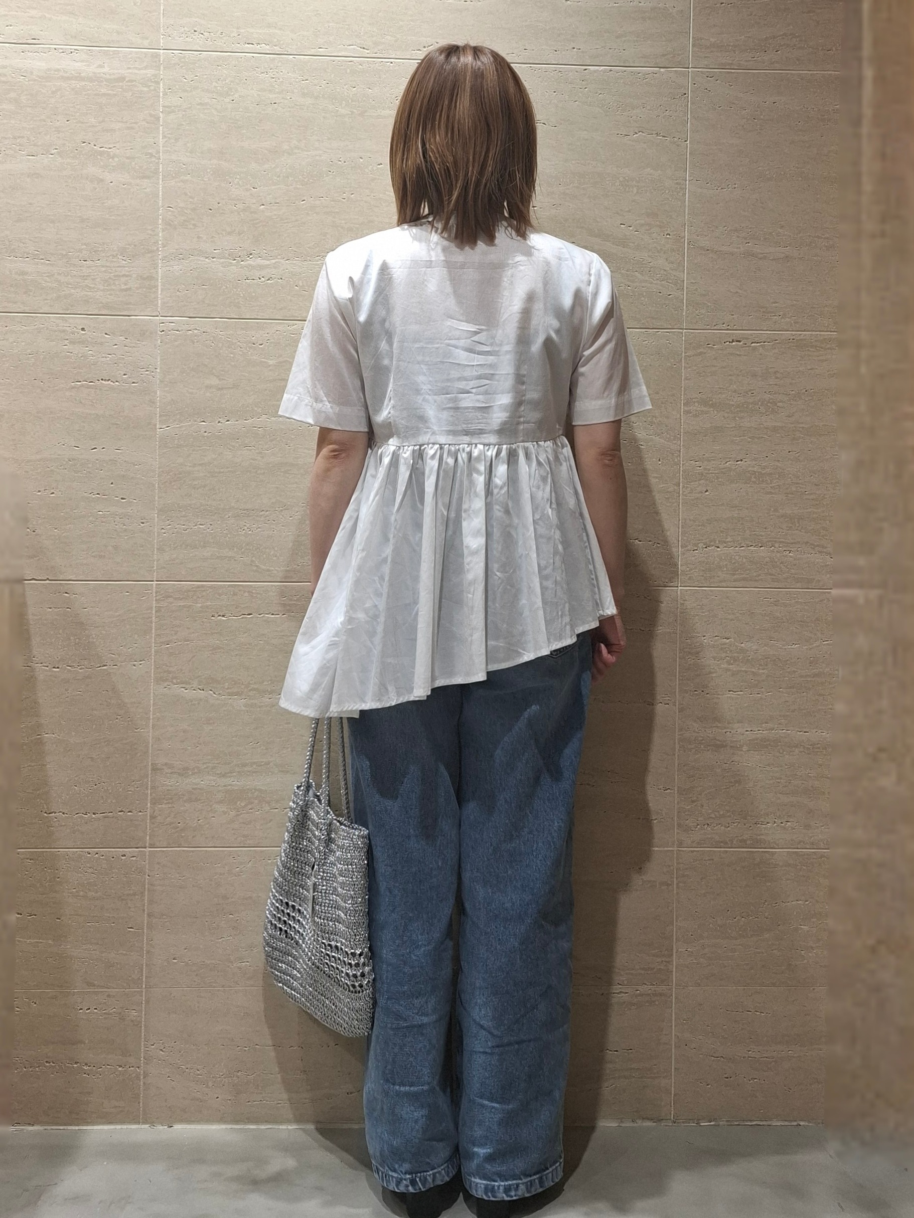 かほさんの「OPAQUE.CLIP｜ピンタックアシメペプラムブラウス【洗濯機ＯＫ】」を使ったコーディネート