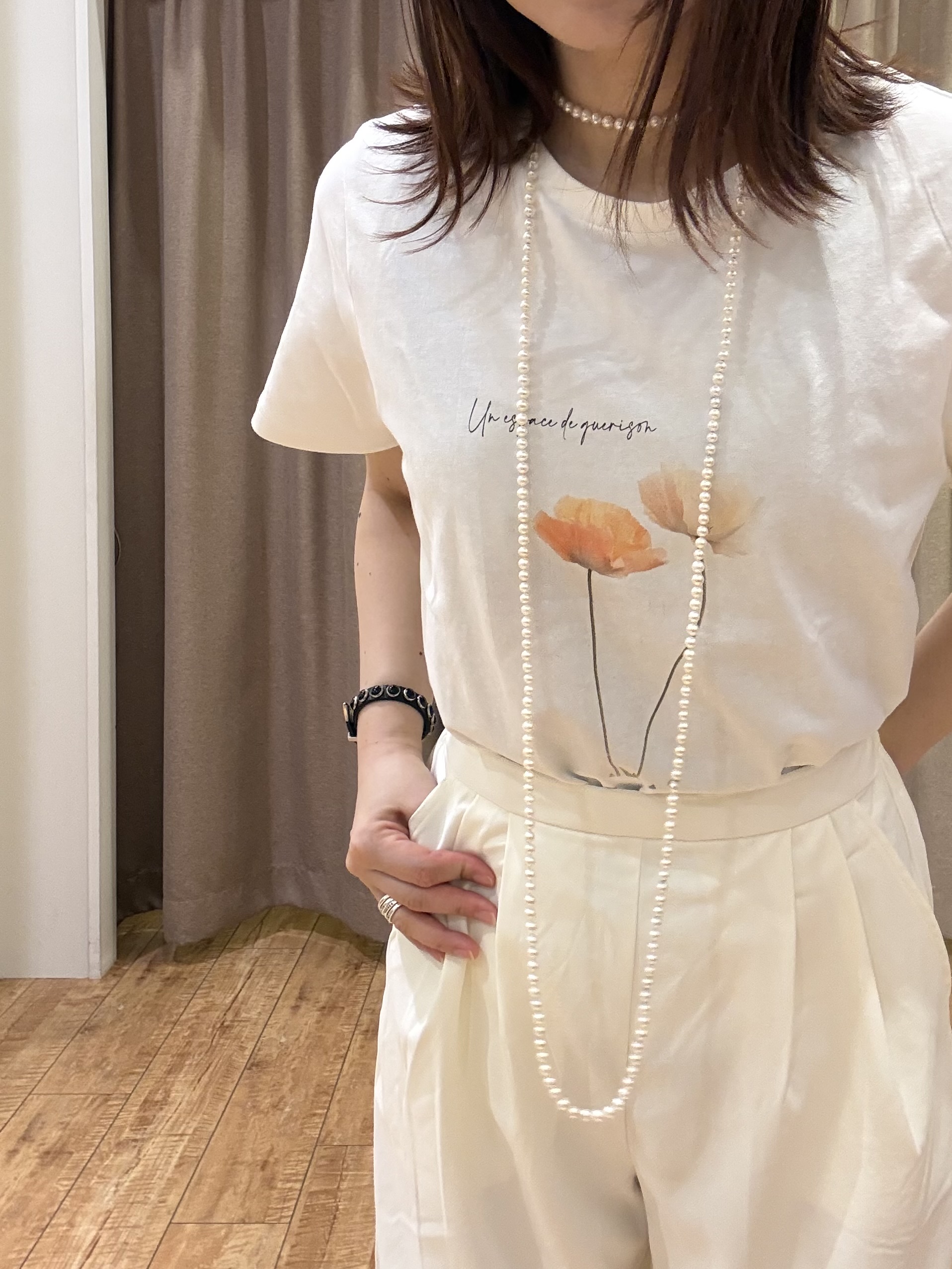 TAKIさんの「SHOO･LA･RUE｜【S-LL/プチプラ/柄が選べる】上品プリントTシャツ」を使ったコーディネート