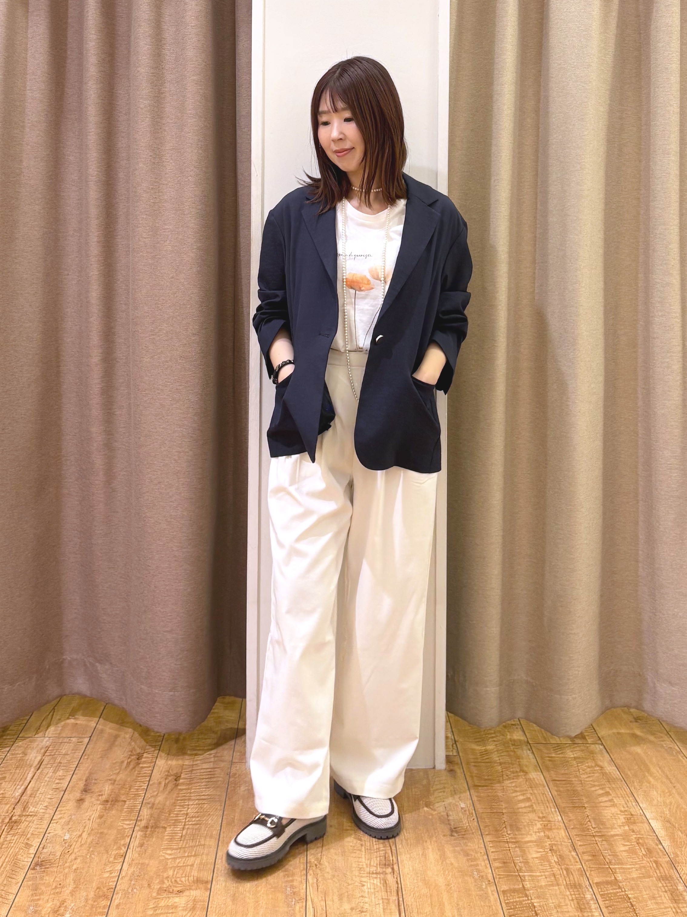 TAKIさんの「SHOO･LA･RUE｜【S-LL/プチプラ/柄が選べる】上品プリントTシャツ」を使ったコーディネート