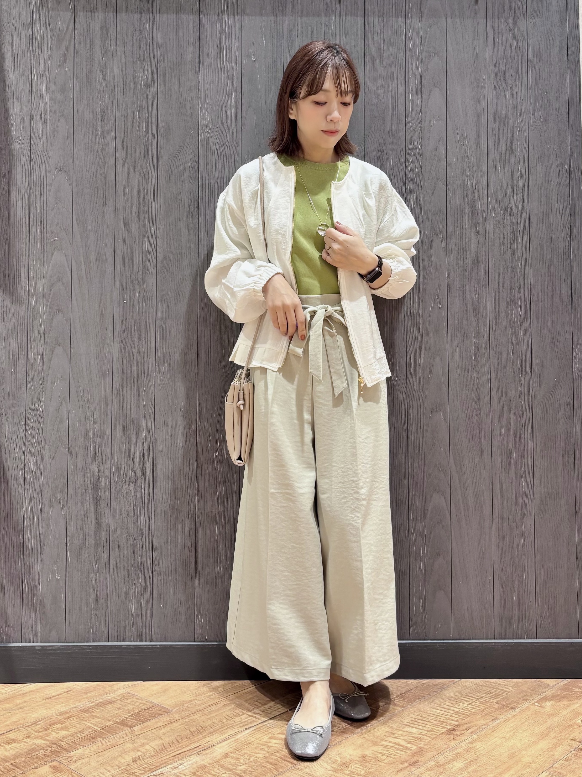meiさんの「SHOO･LA･RUE｜【毎日洗える/S-LL/UV】上半身すっきり 二の腕見せない5分袖ニット」を使ったコーディネート