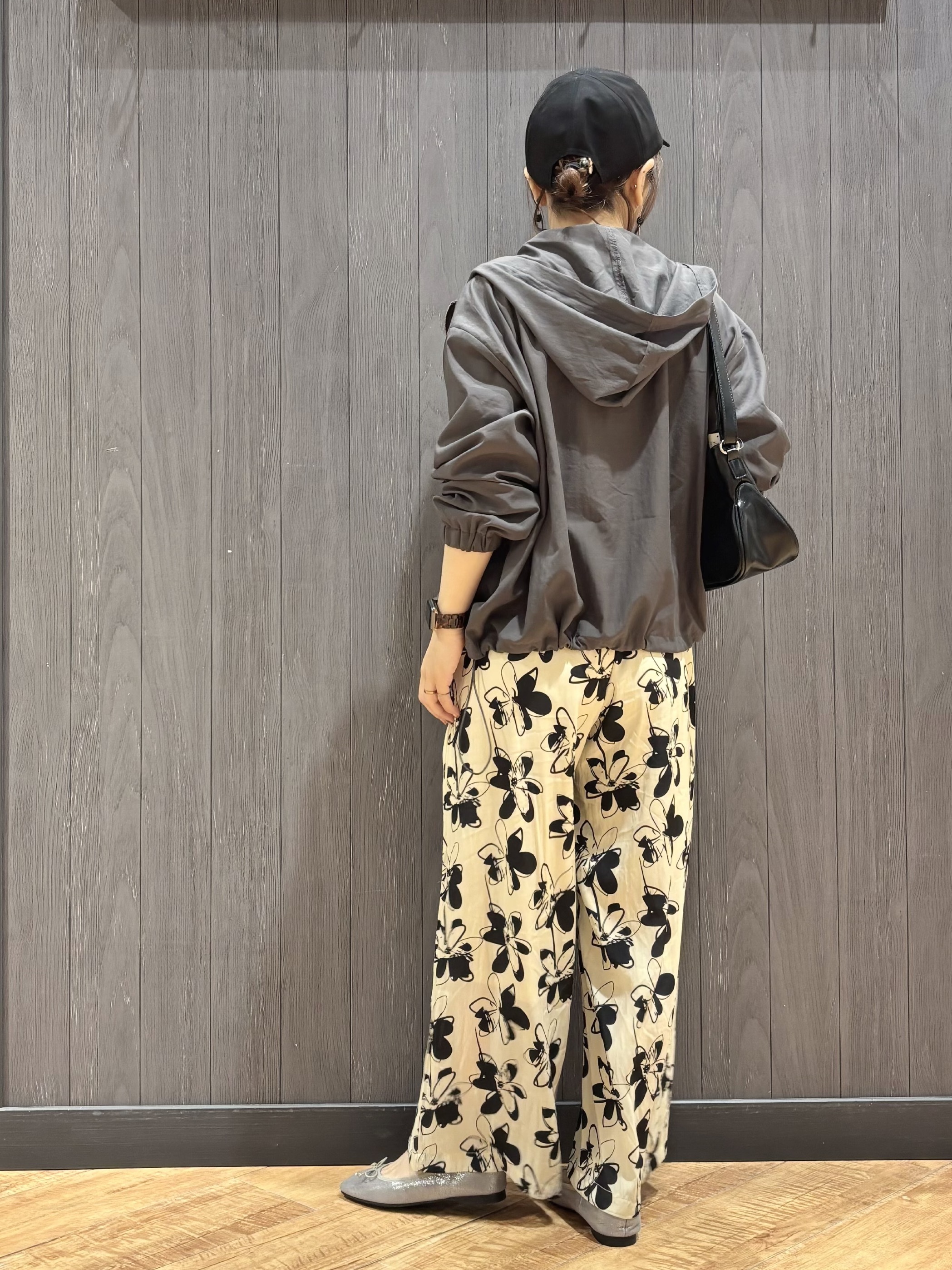 meiさんの「SHOO･LA･RUE｜【毎日洗える/S-LL/UV】上半身すっきり 二の腕見せない5分袖ニット」を使ったコーディネート