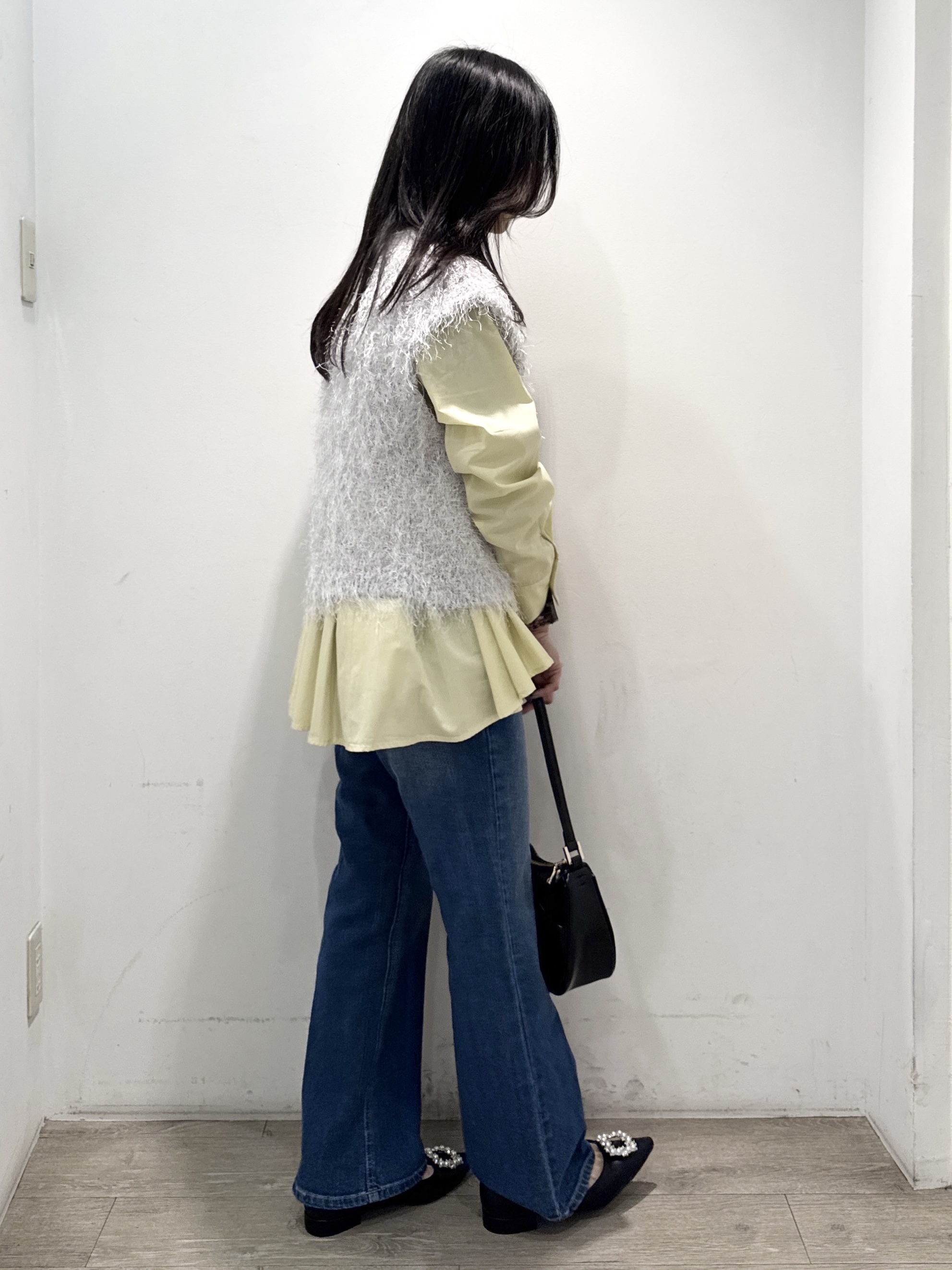 yuicciさんの「OPAQUE.CLIP｜フリンジニットベスト【洗濯機OK】」を使ったコーディネート