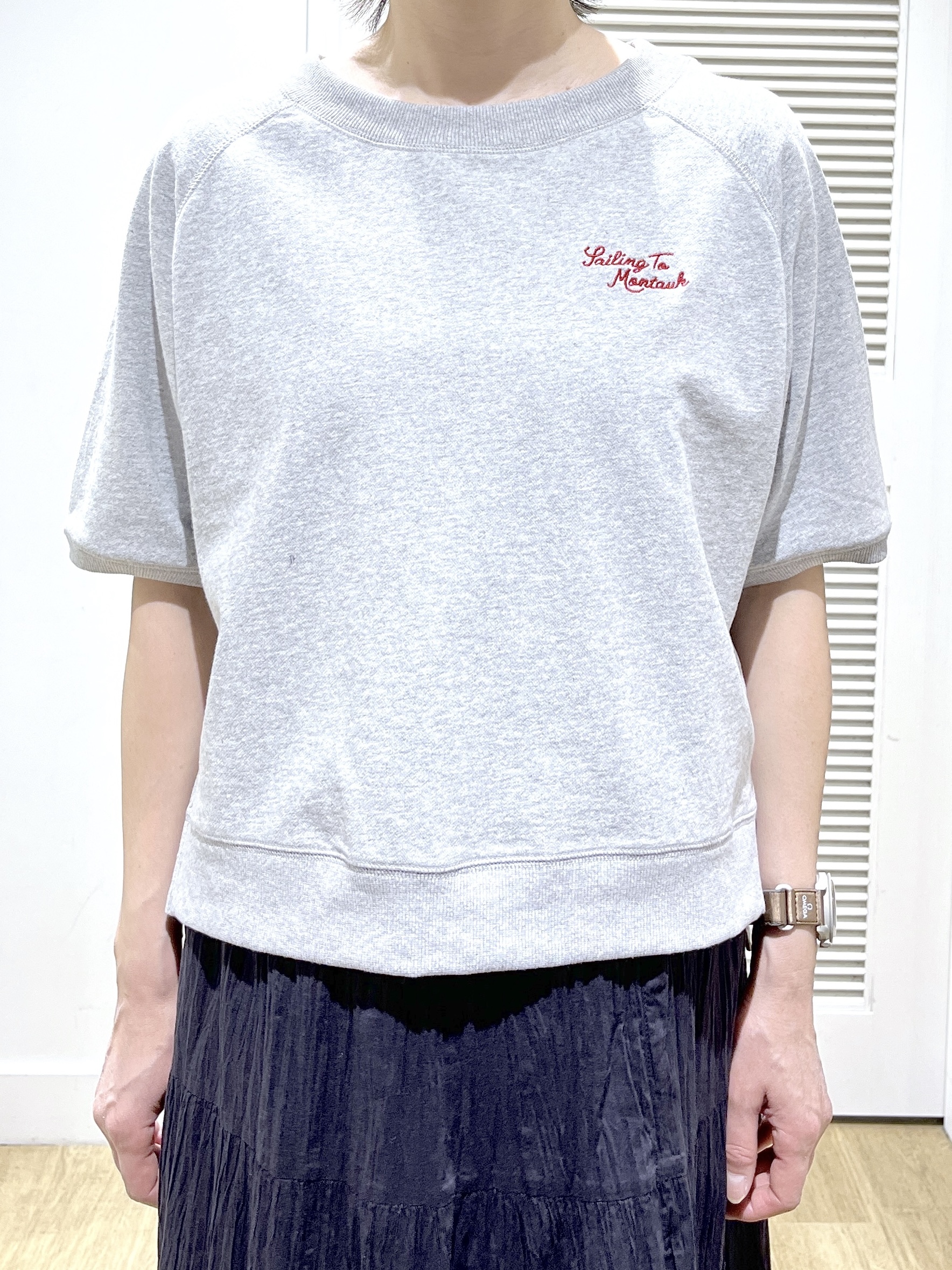 Miyazakiさんの「Dessin｜【洗える】ミニ裏毛刺繍ロゴプルオーバー」を使ったコーディネート