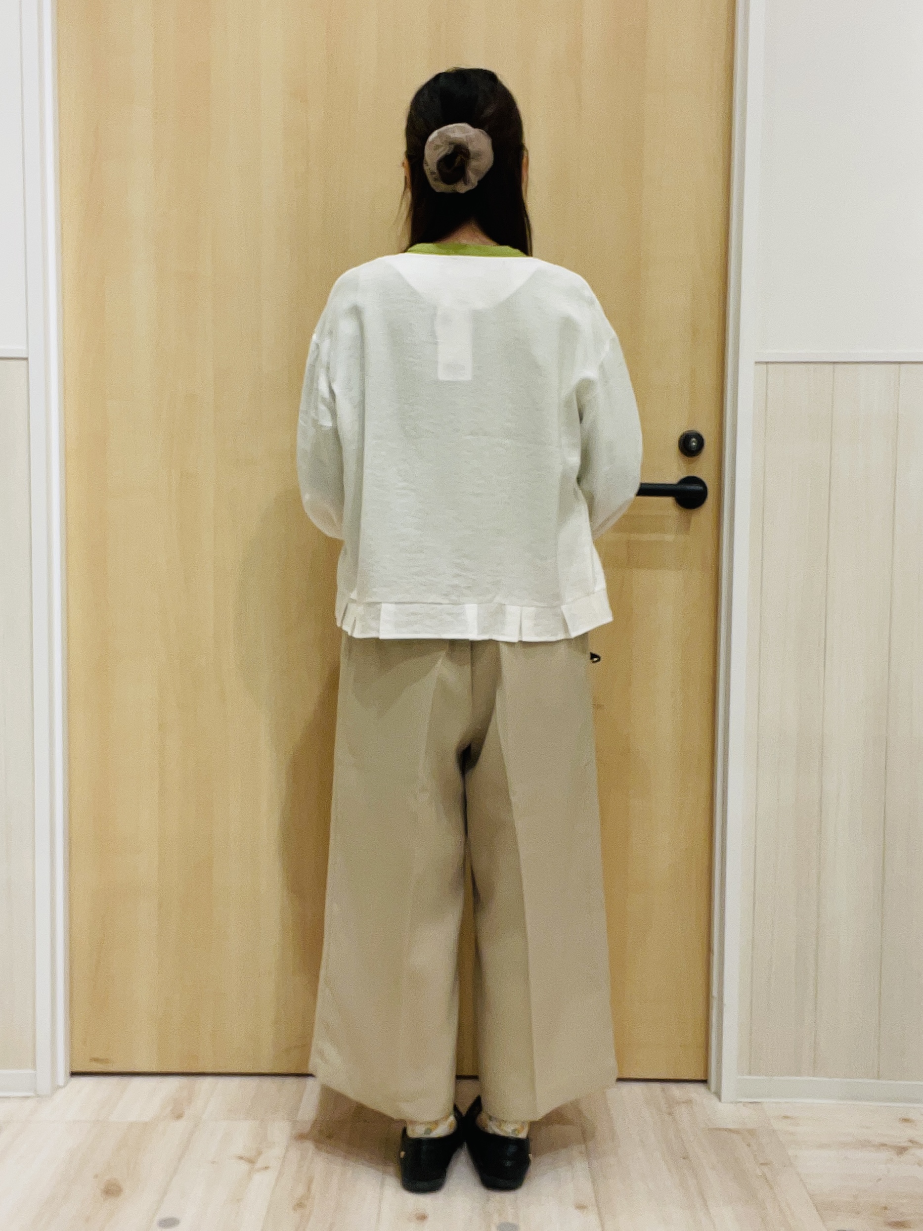 minamiさんの「SHOO･LA･RUE｜【毎日洗える/S-LL/UV】上半身すっきり 二の腕見せない5分袖ニット」を使ったコーディネート