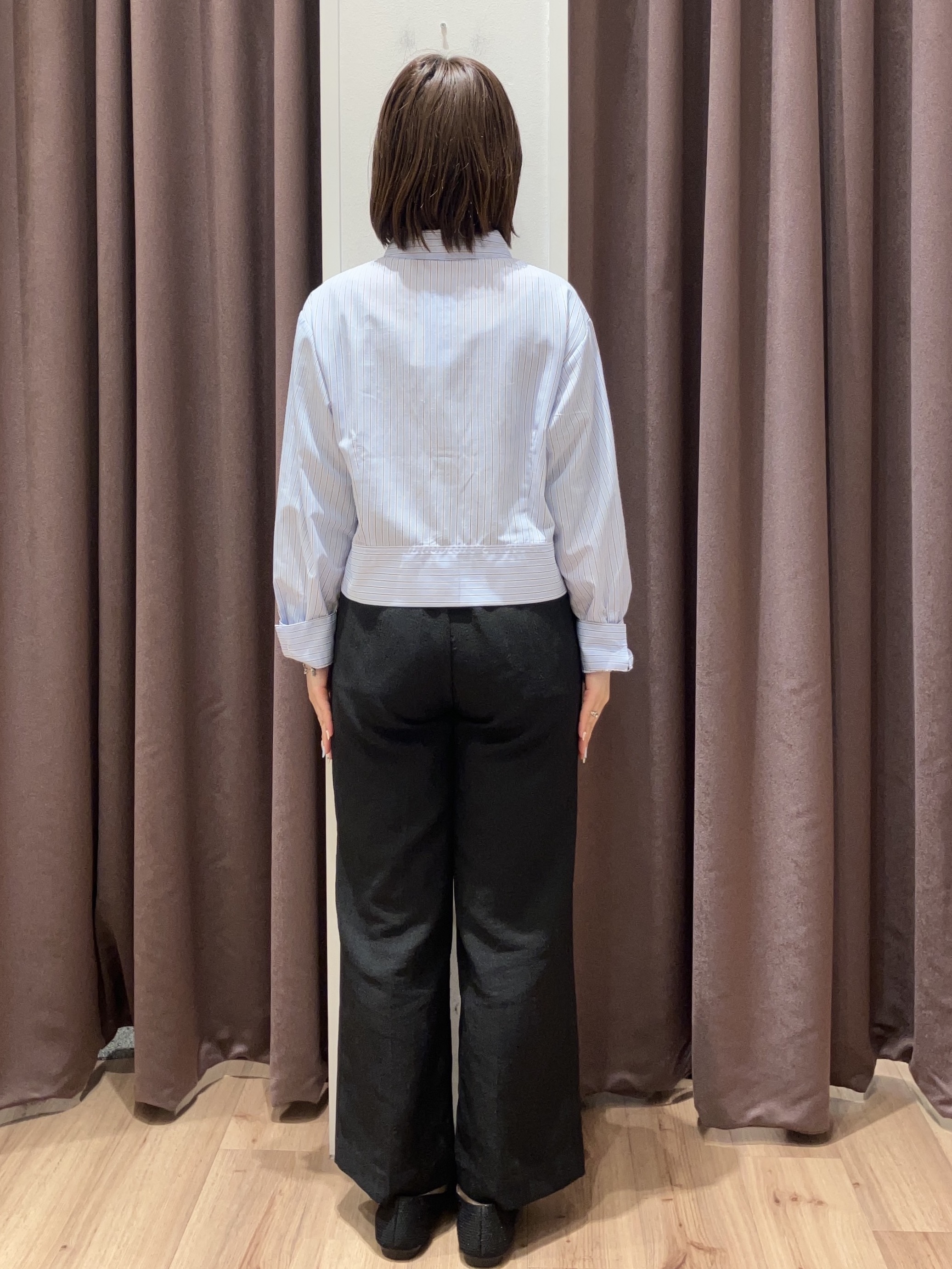 みちゃさんの「grove｜【イージーケア】麻混クロップドシャツ」を使ったコーディネート