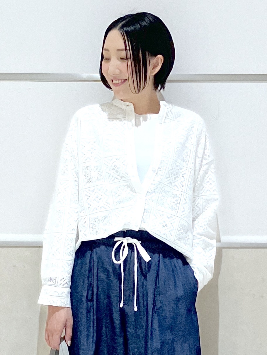 eriko さんの「Dessin｜【洗える】スクエアレースノーカラーシャツ」を使ったコーディネート