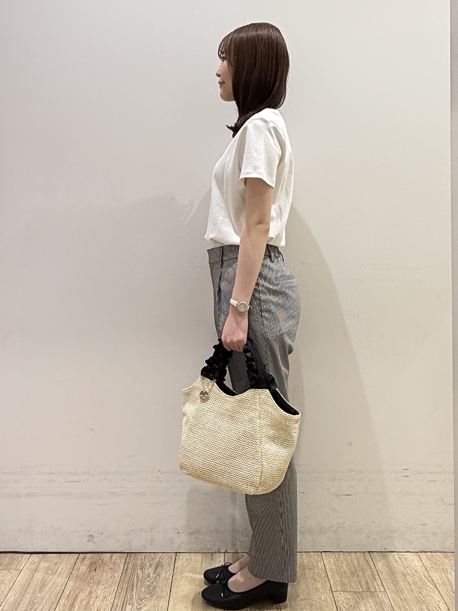 MOMOさんの「index｜【UVケア／接触冷感】フロントロゴ刺繍Tシャツ《洗濯機OK／S-3L／7col》」を使ったコーディネート