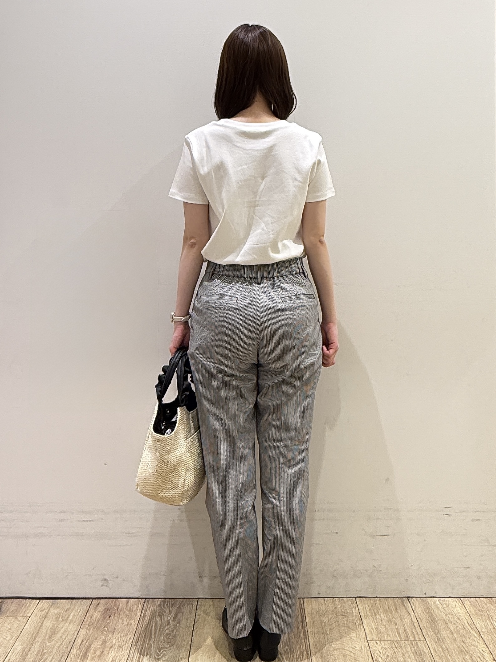 MOMOさんの「index｜【UVケア／接触冷感】フロントロゴ刺繍Tシャツ《洗濯機OK／S-3L／7col》」を使ったコーディネート