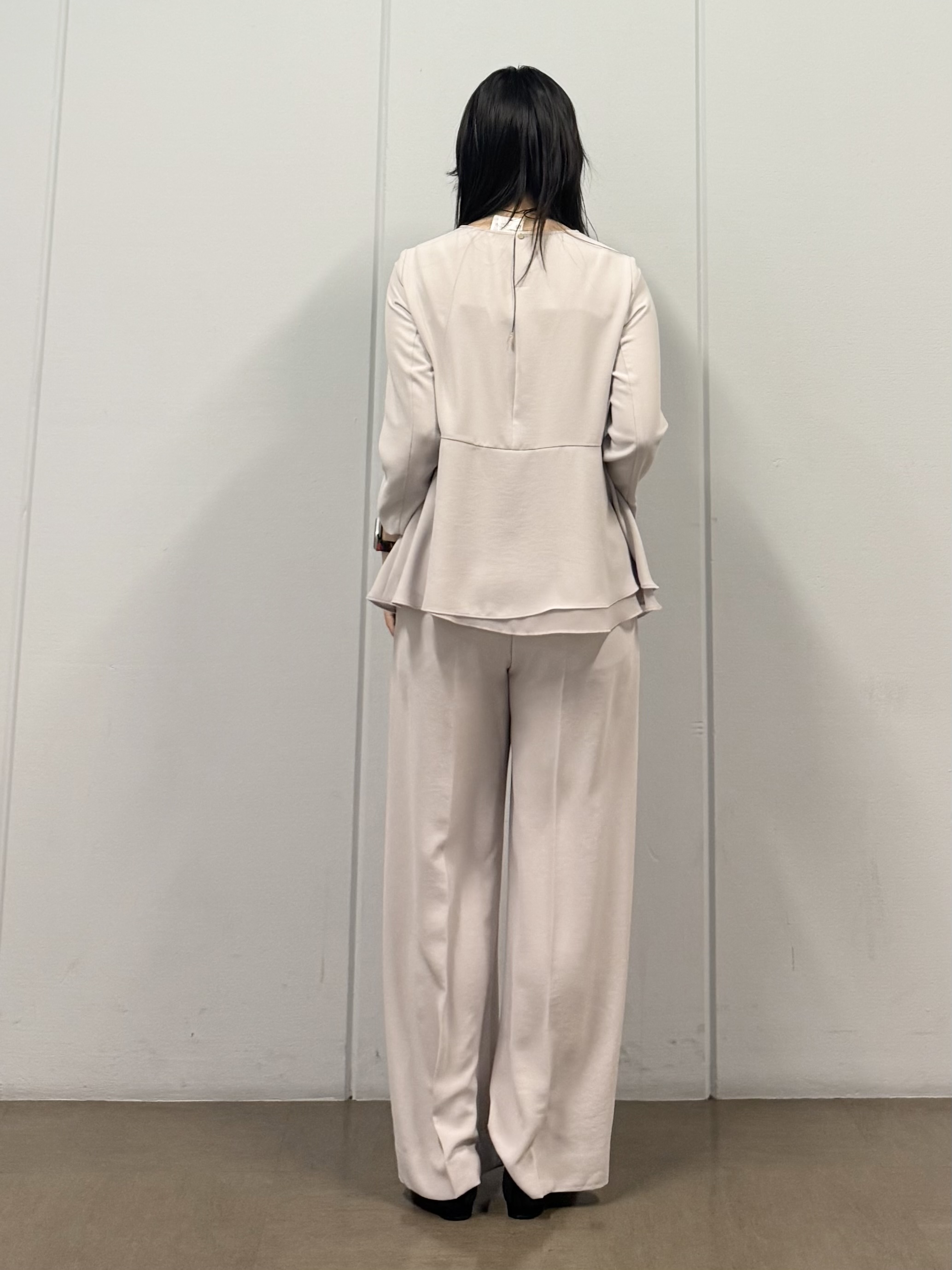 mizukiさんの「INDIVI｜【洗える／シアーラメ】ブルゾン風ジップアップニットカーディガン」を使ったコーディネート