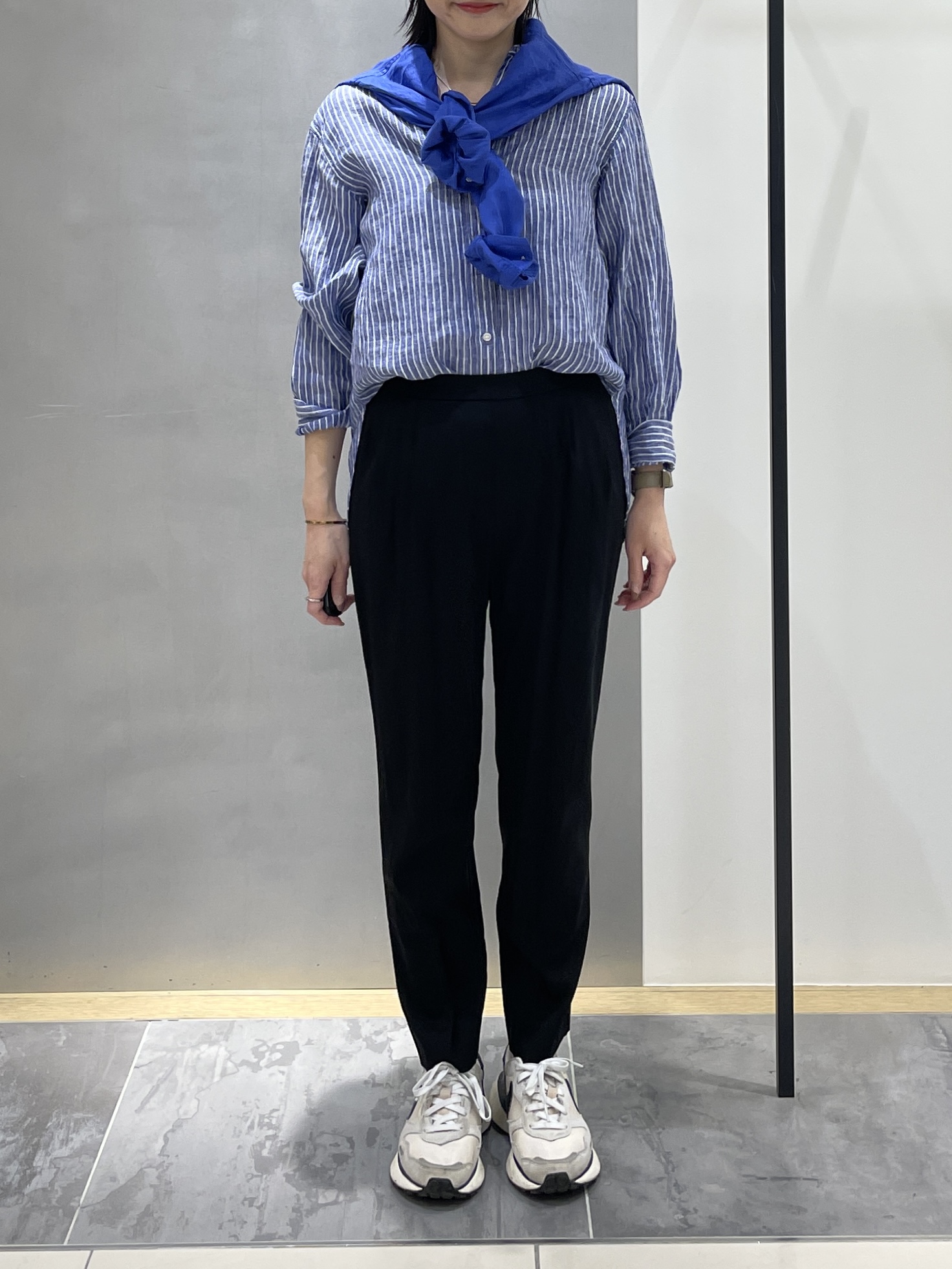 shihoさんの「INDIVI｜【接触冷感／2WAY】カシュクールリネンシャツ」を使ったコーディネート