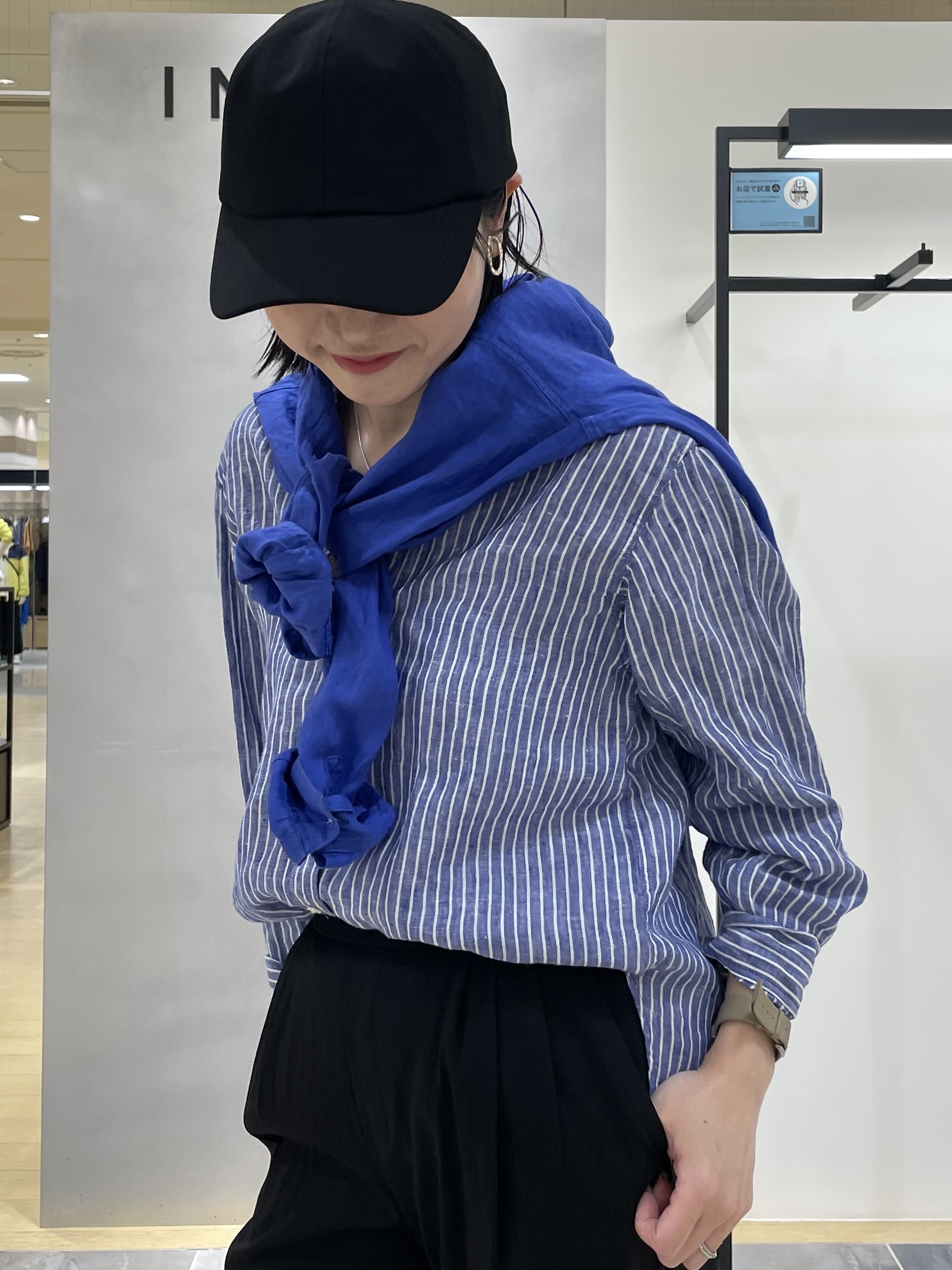shihoさんの「INDIVI｜【接触冷感／2WAY】カシュクールリネンシャツ」を使ったコーディネート