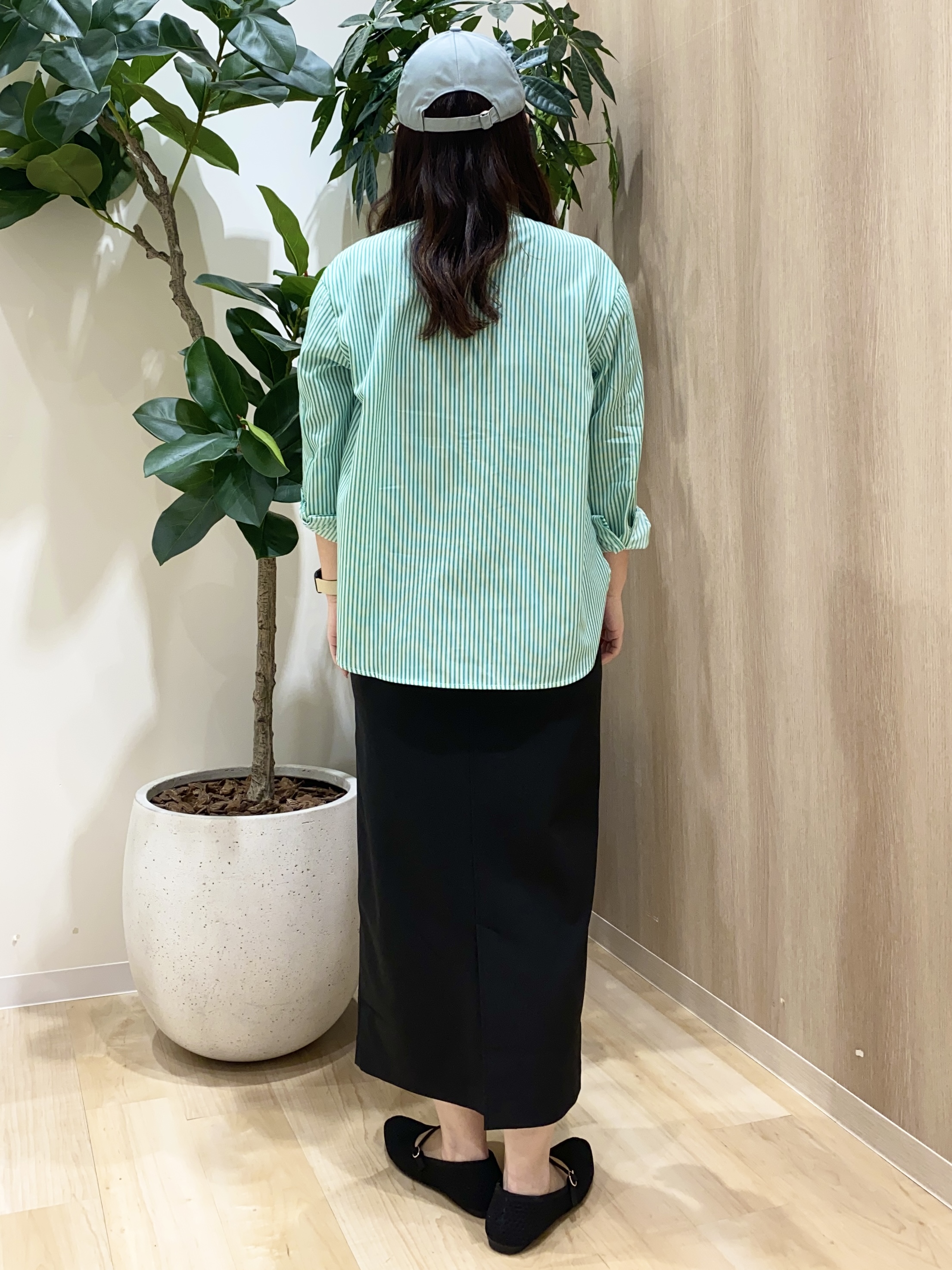 HANAさんの「grove｜お仕事も普段も。今どきワークシャツブラウス」を使ったコーディネート