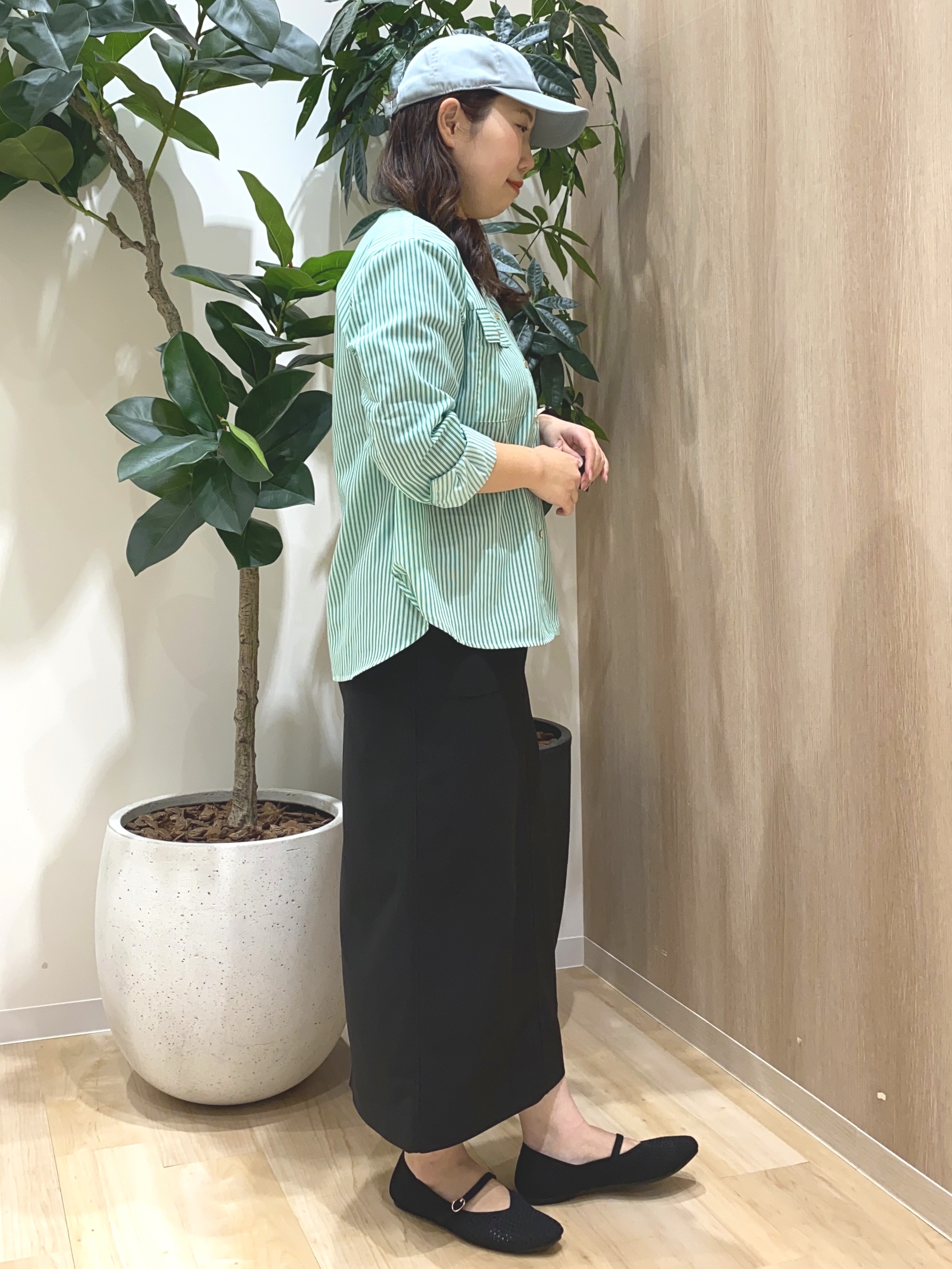 HANAさんの「grove｜お仕事も普段も。今どきワークシャツブラウス」を使ったコーディネート