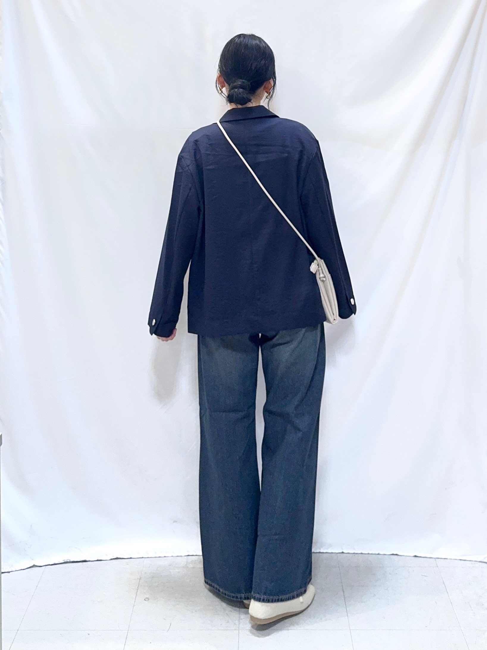 𝐇𝐢𝐫𝐨𝐦𝐢さんの「SHOO･LA･RUE｜【UV/抗菌防臭/洗濯機可】小さめロゴの大人スムースロンT」を使ったコーディネート