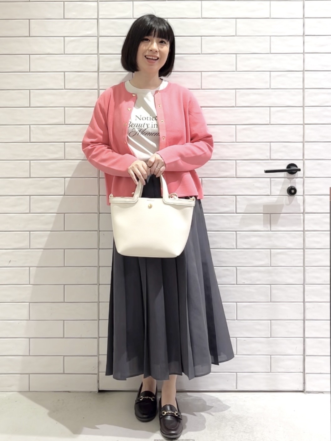 しおりさんの「OPAQUE.CLIP｜スナップボタンニットカーディガン【洗濯機OK／抗ピル】」を使ったコーディネート