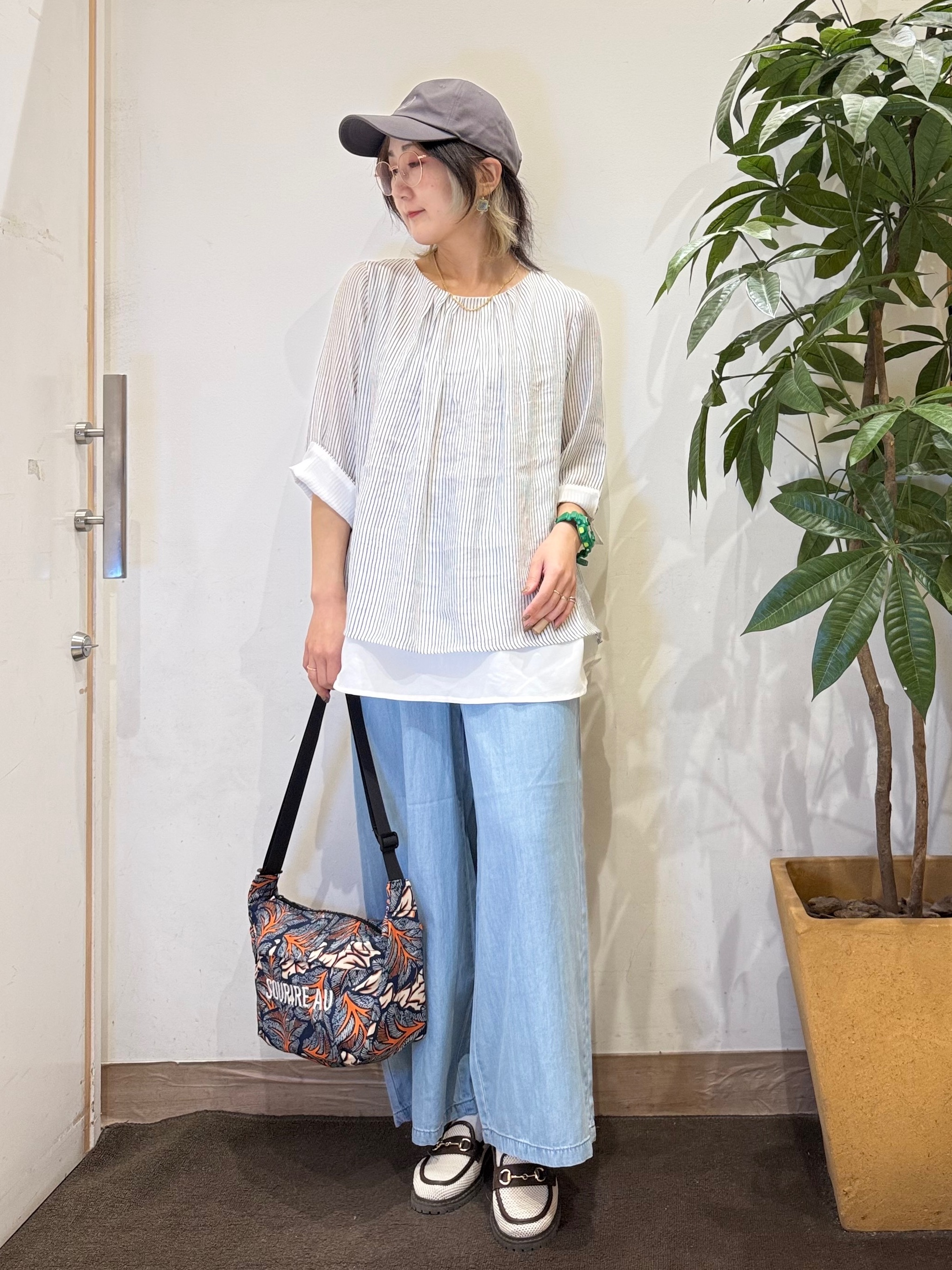 misakiさんの「SHOO･LA･RUE｜【洗濯機可/体型カバー】1枚でサマ見え 7分袖スラブレイヤード風トップス」を使ったコーディネート