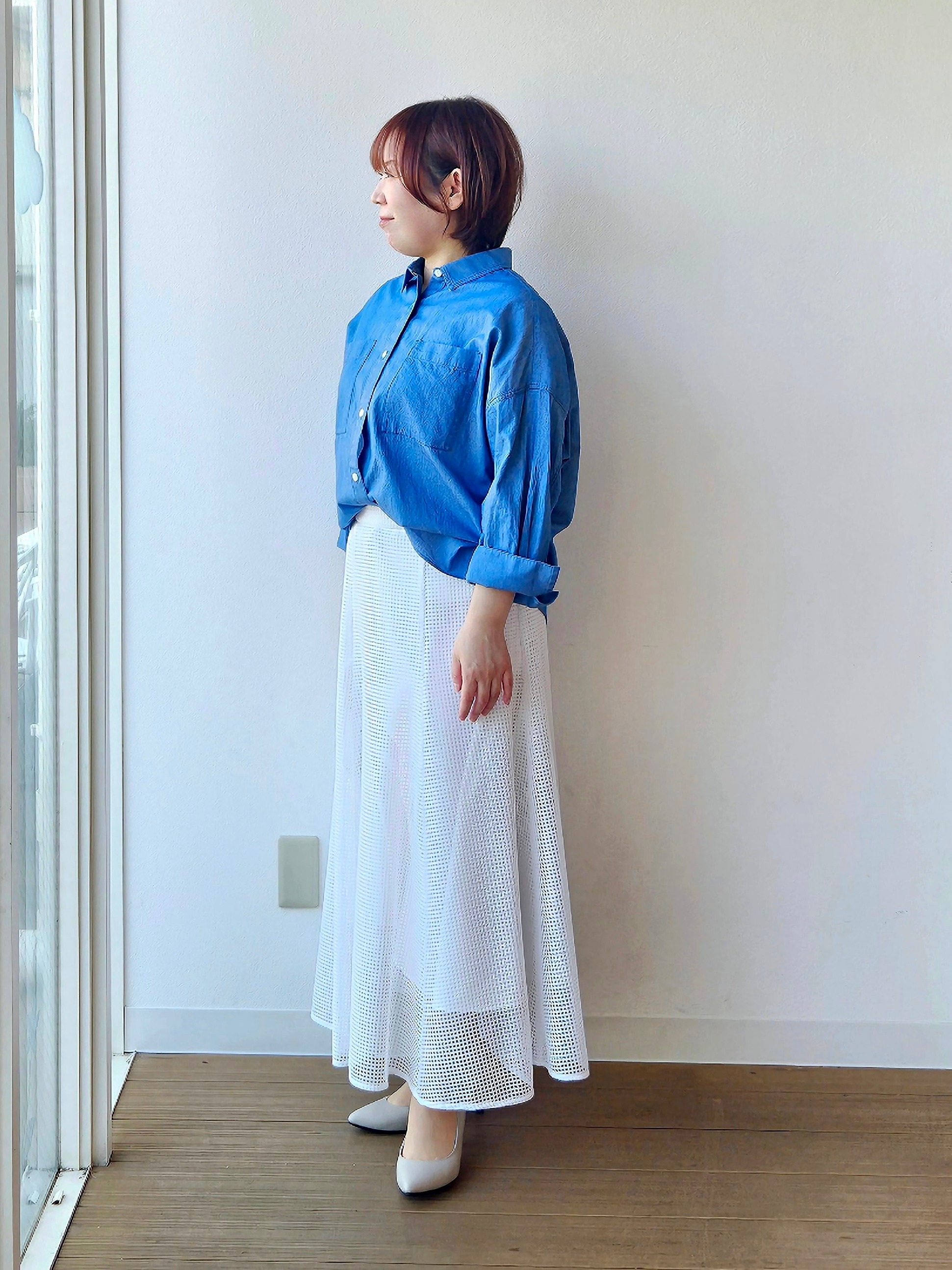 やじまさんの「UNTITLED｜◆【コットン100%/洗える】エアリーデニムシャツ」を使ったコーディネート