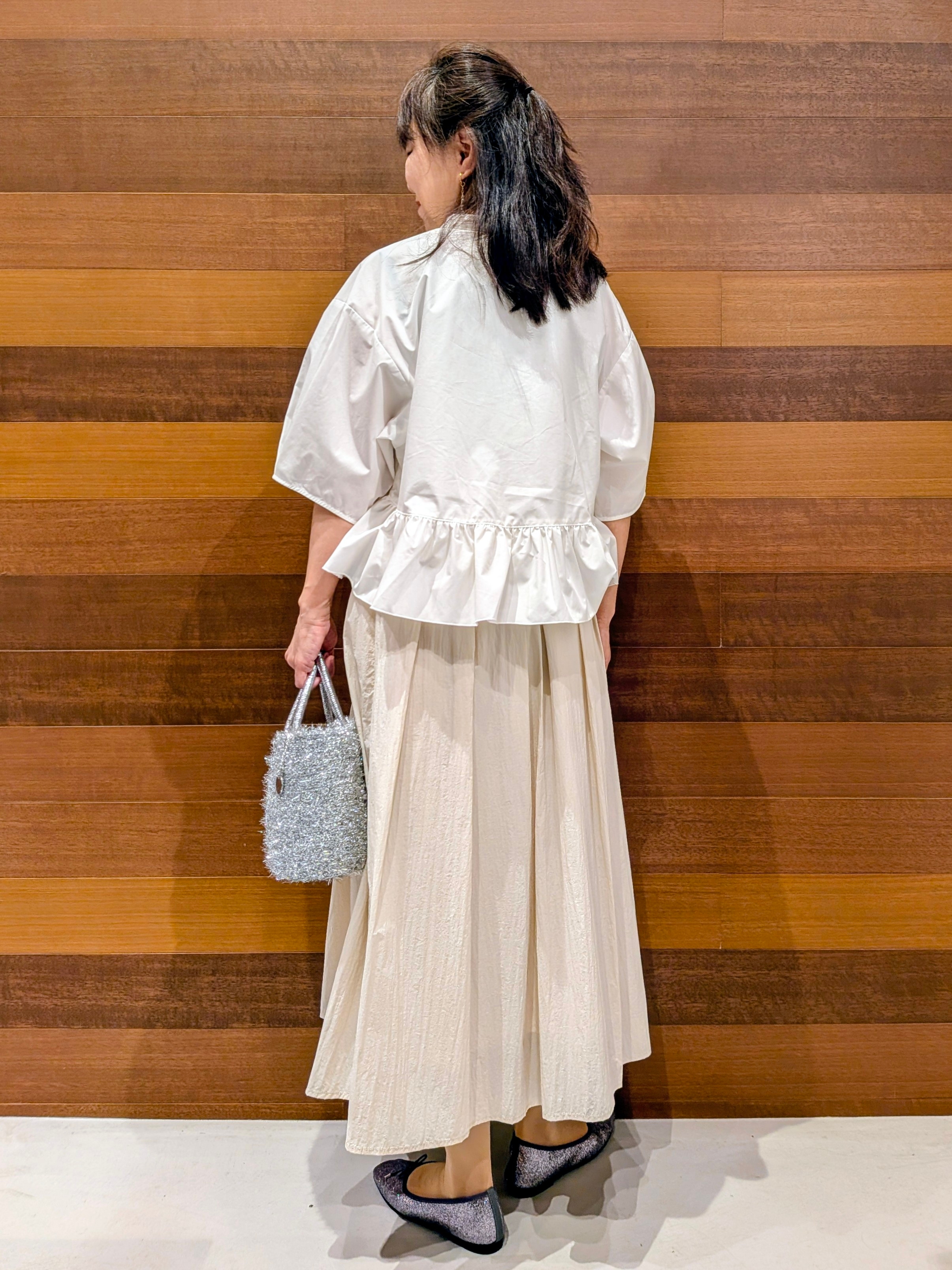 momoさんの「OPAQUE.CLIP｜フリルペプラムシャツブラウス【洗濯機OK】」を使ったコーディネート