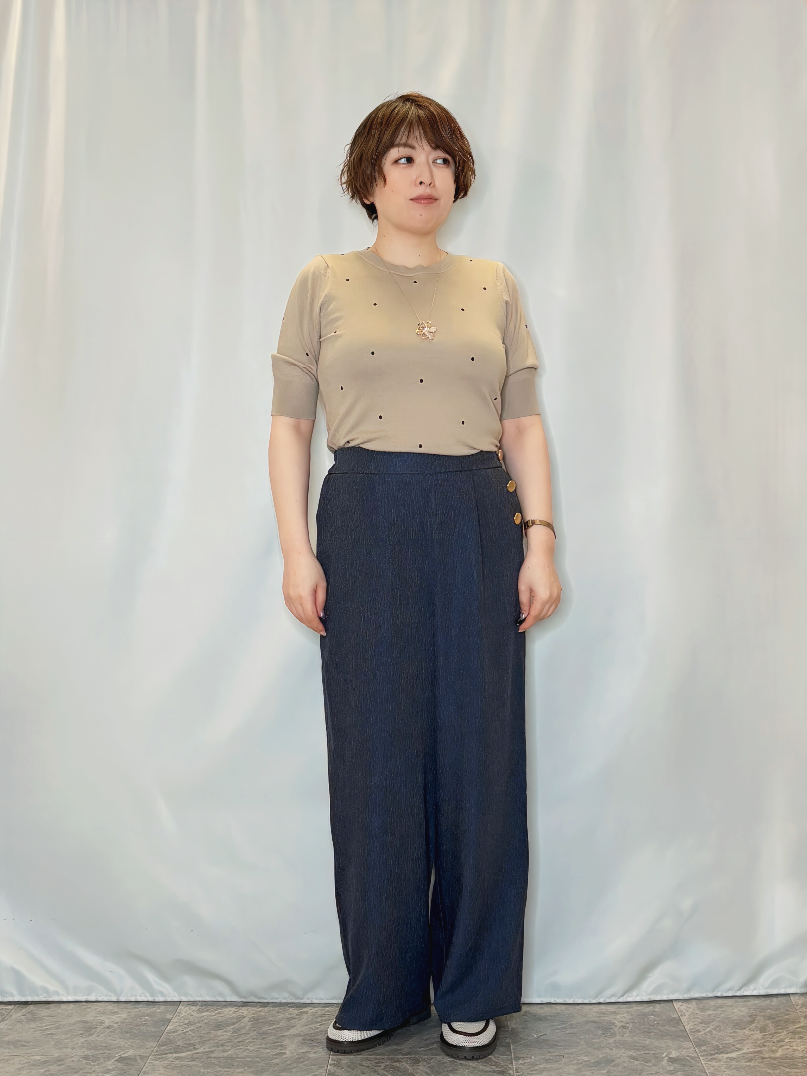 たみさんの「SHOO･LA･RUE｜【S-LL/二の腕カバー】品よく隠せる ドット刺繍5分袖ニット」を使ったコーディネート