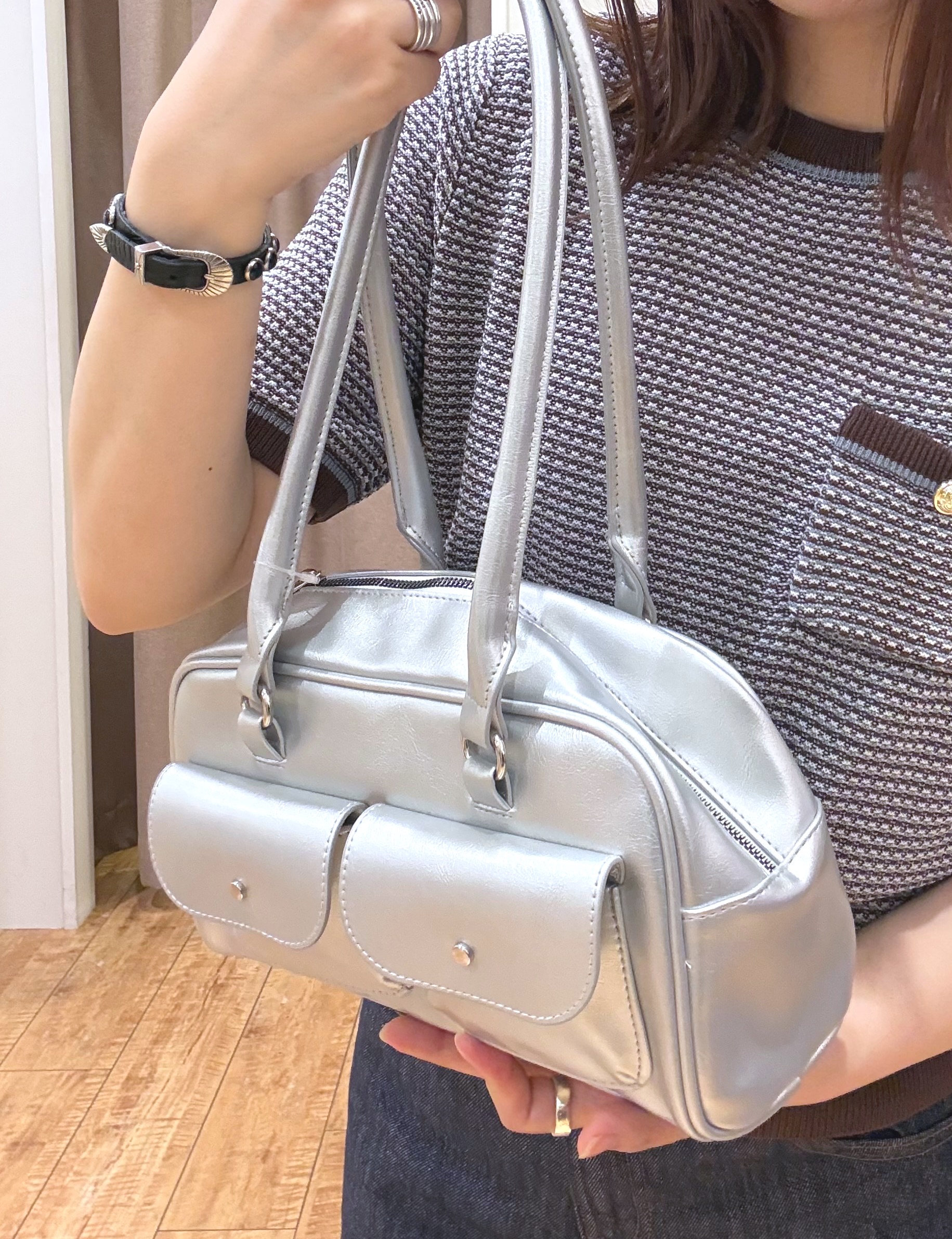 TAKIさんの「SHOO･LA･RUE｜【洗濯機可/S-LL】金ボタンが上品 カノコ編み配色クルーネックニット」を使ったコーディネート