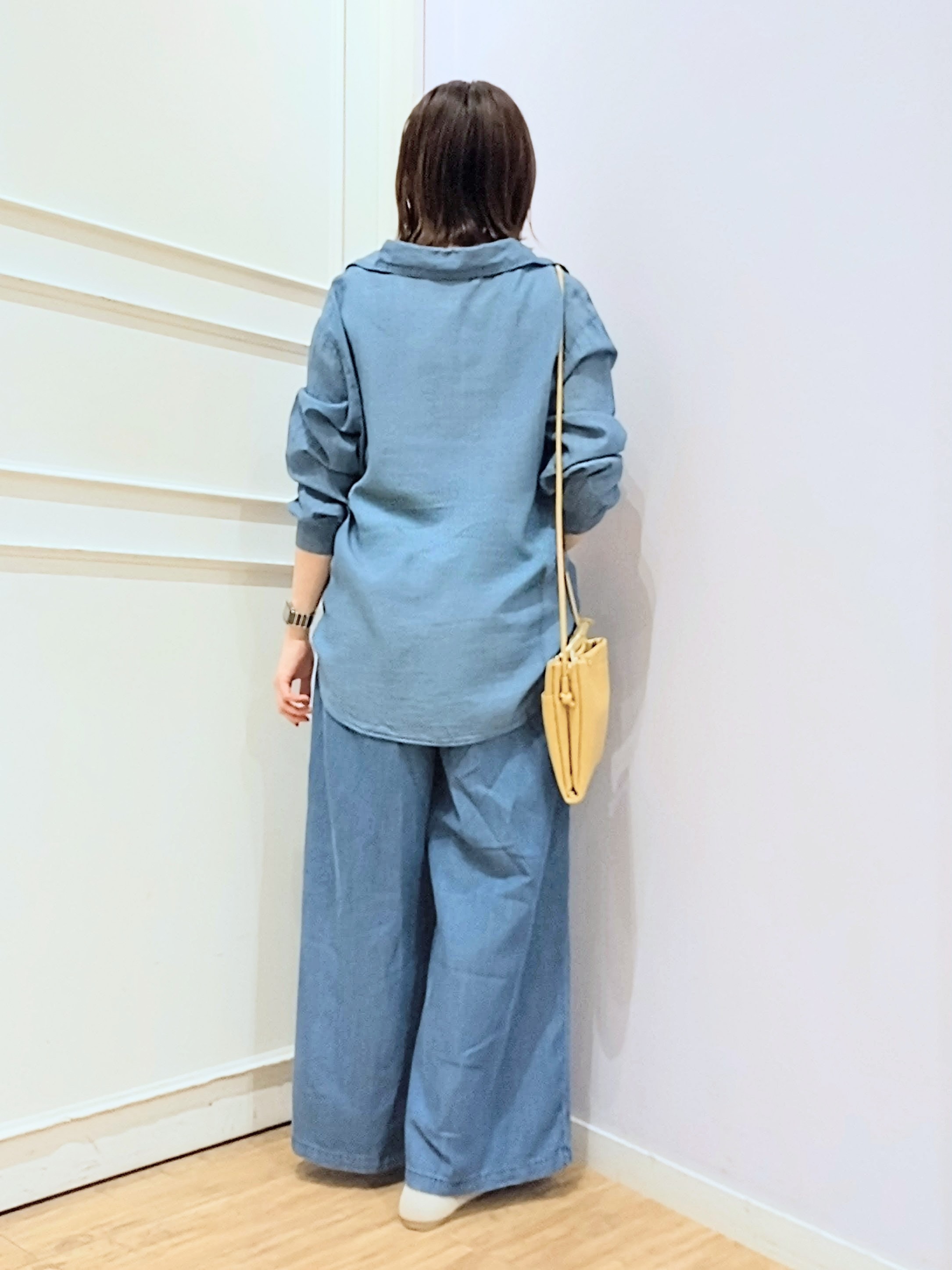 miomioさんの「SHOO･LA･RUE｜【着丈選べる】ウエストリボン デニムイージーワイドパンツ」を使ったコーディネート