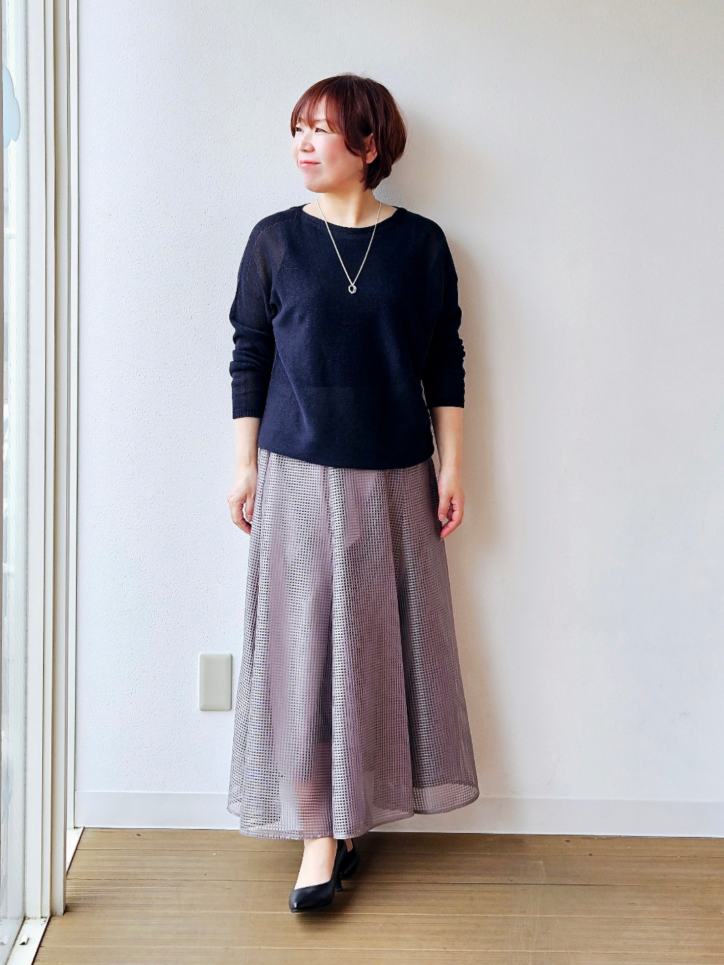 やじまさんの「UNTITLED｜【8色展開/程よい透け感】ドライタッチボートネックニット」を使ったコーディネート