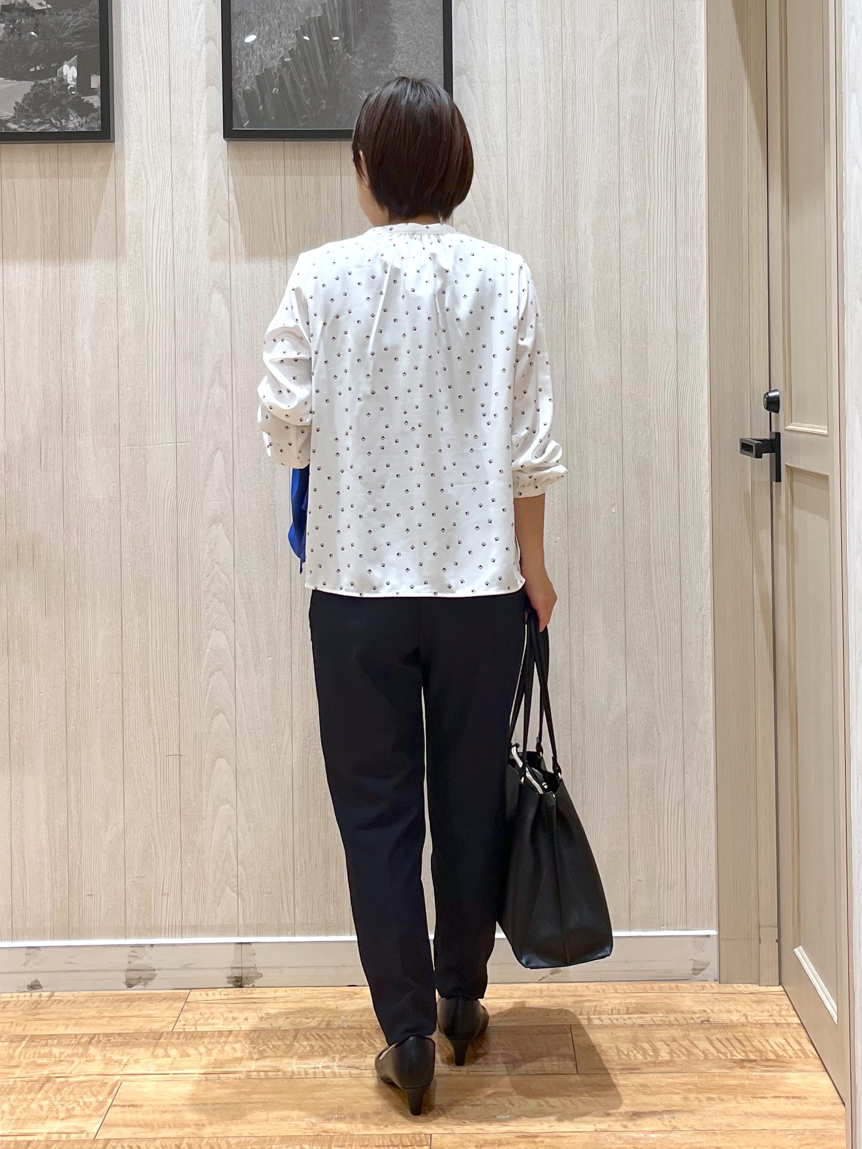 shirayuuuさんの「SHOO･LA･RUE｜【洗濯機可/UV】さらっとしたタッチが心地よい ショート丈 Vネックカーディガン」を使ったコーディネート