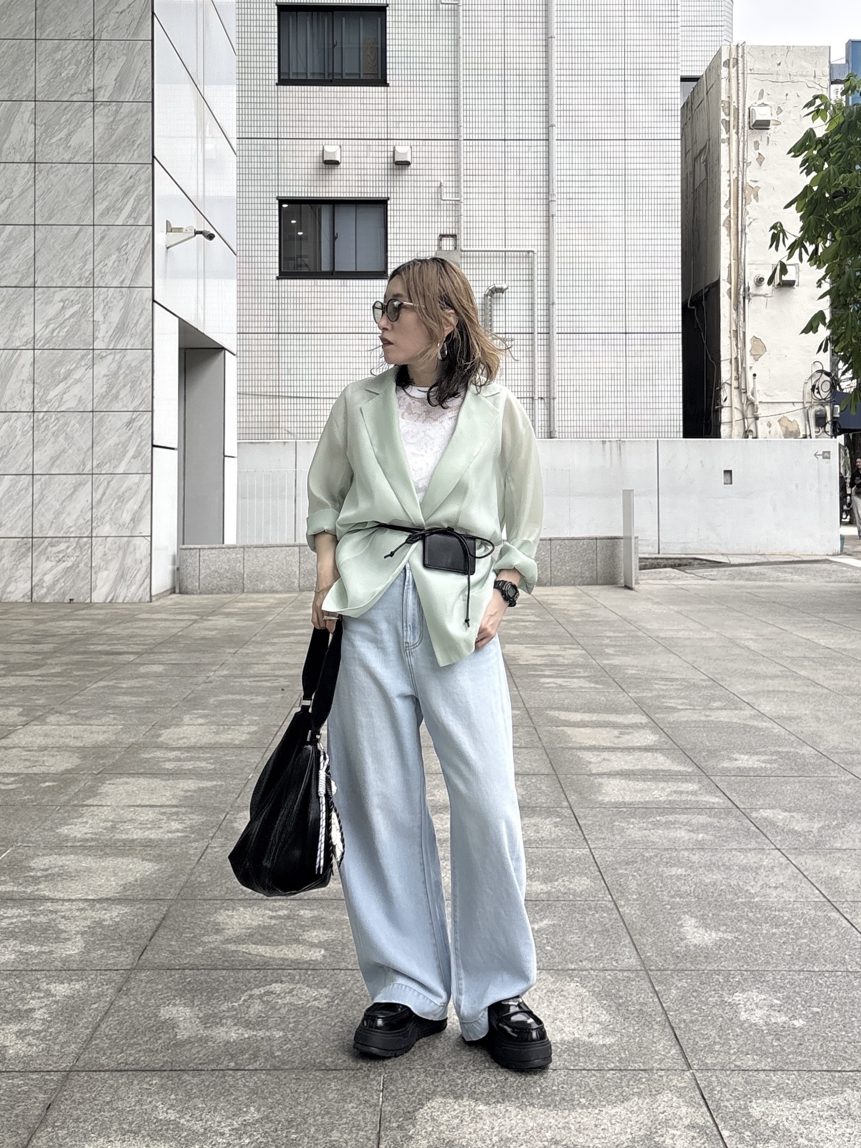 kotakiさんの「INDIVI｜スリーブレスレースニット」を使ったコーディネート