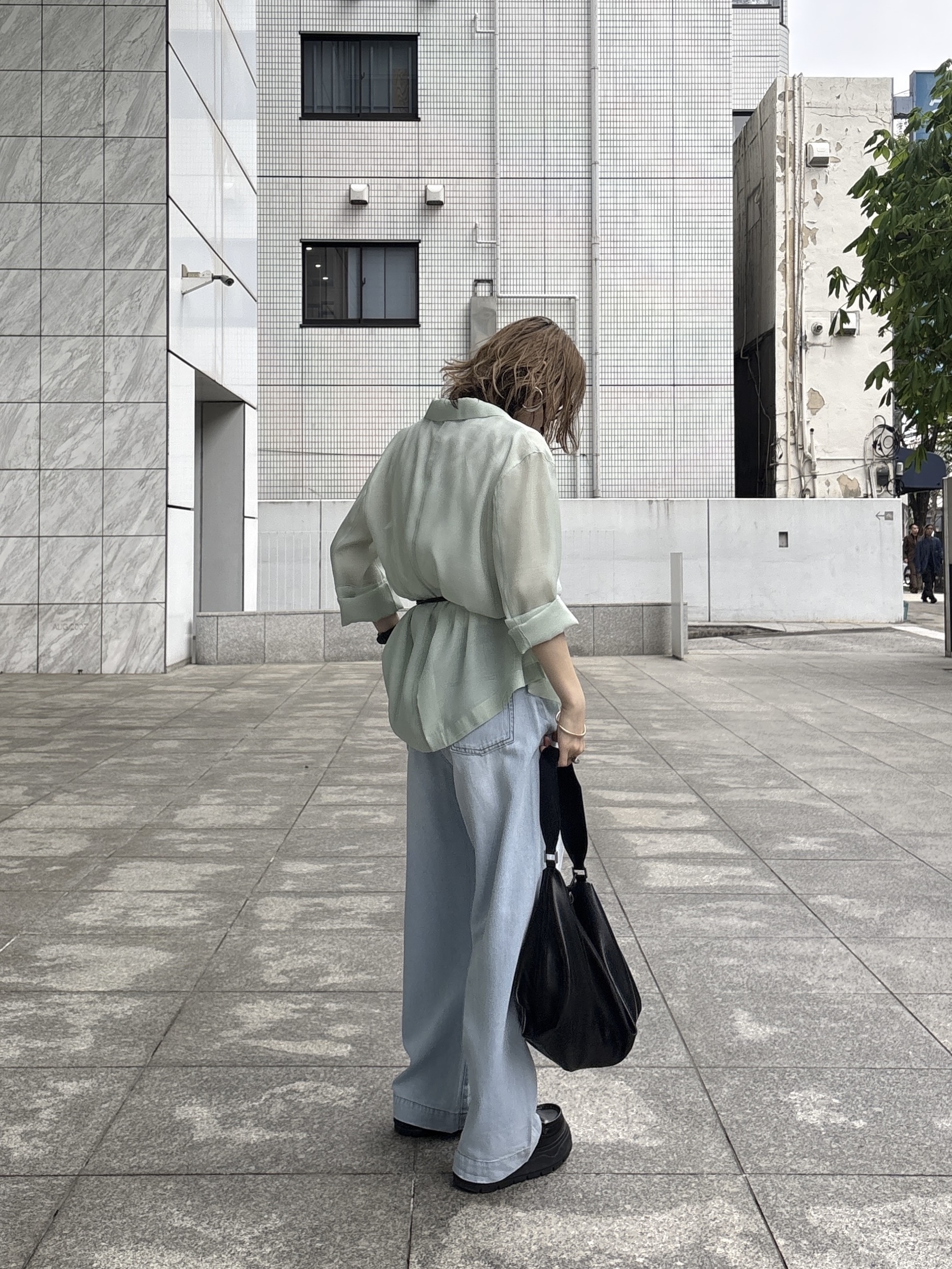 kotakiさんの「INDIVI｜スリーブレスレースニット」を使ったコーディネート