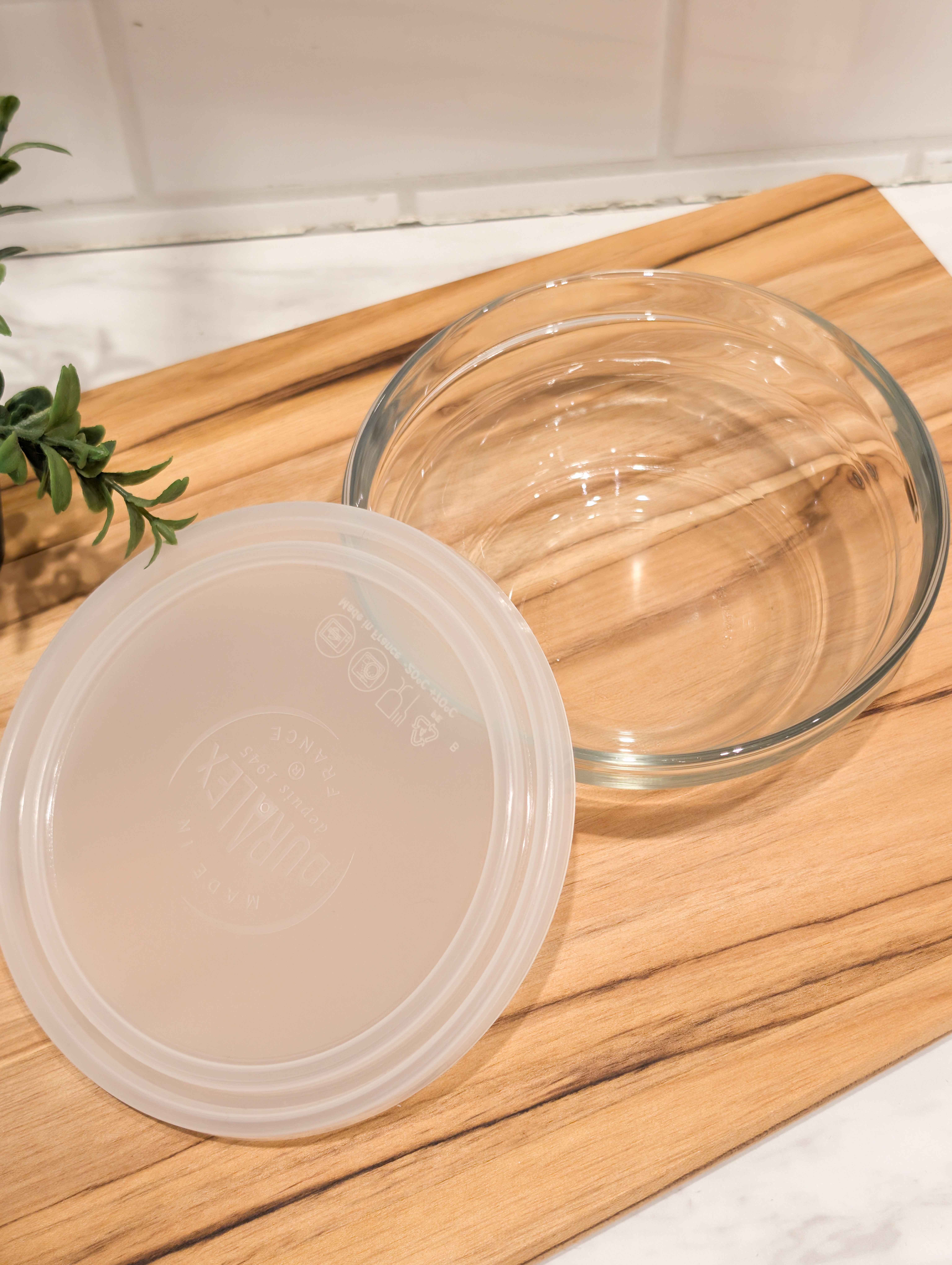 シモさんの「212 KITCHEN STORE｜白蓋つきラウンドボウル 0.5L ＜DURALEX  デュラレックス＞」を使ったコーディネート