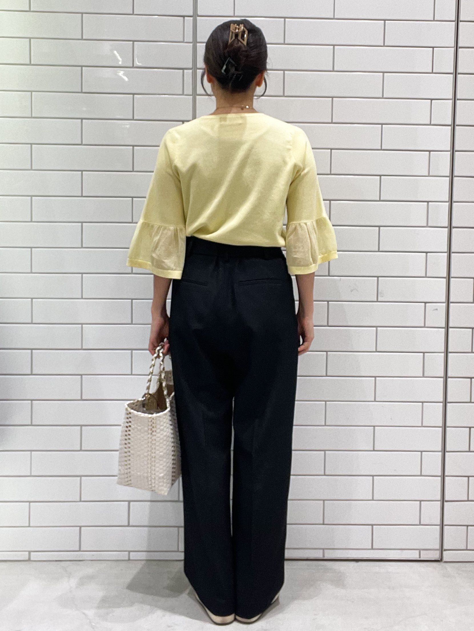 oiさんの「OPAQUE.CLIP｜シアーフレアスリーブニット【洗濯機OK／抗ピル】」を使ったコーディネート