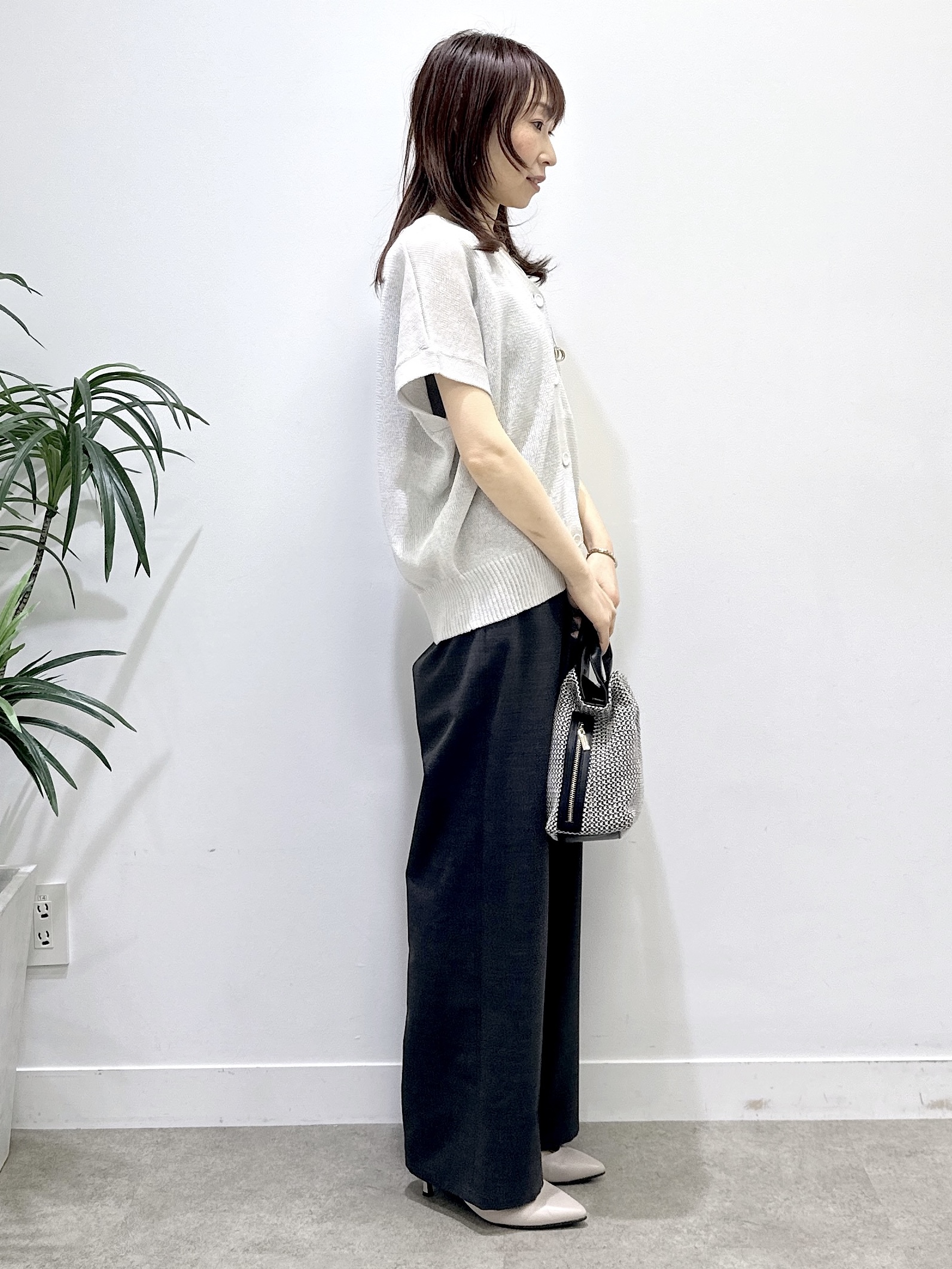 Miwaさんの「UNTITLED｜【洗える/清涼感】ドライタッチスリーブレスカーディガン」を使ったコーディネート