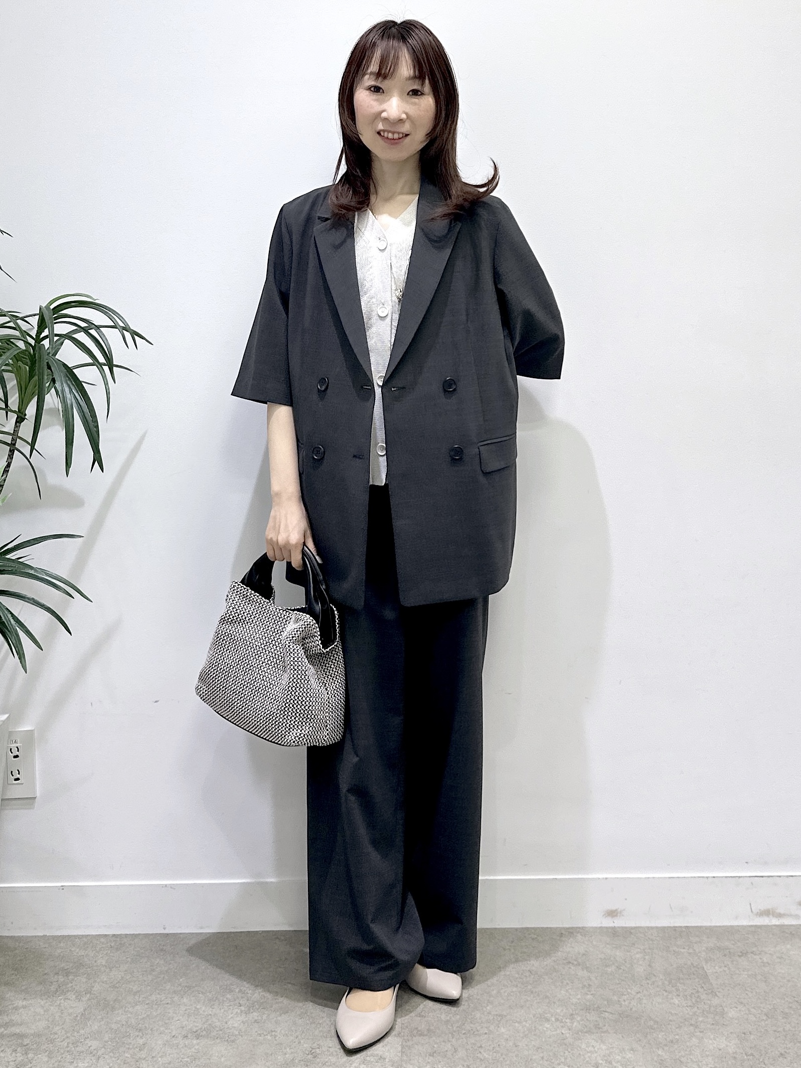 Miwaさんの「UNTITLED｜【洗える/清涼感】ドライタッチスリーブレスカーディガン」を使ったコーディネート