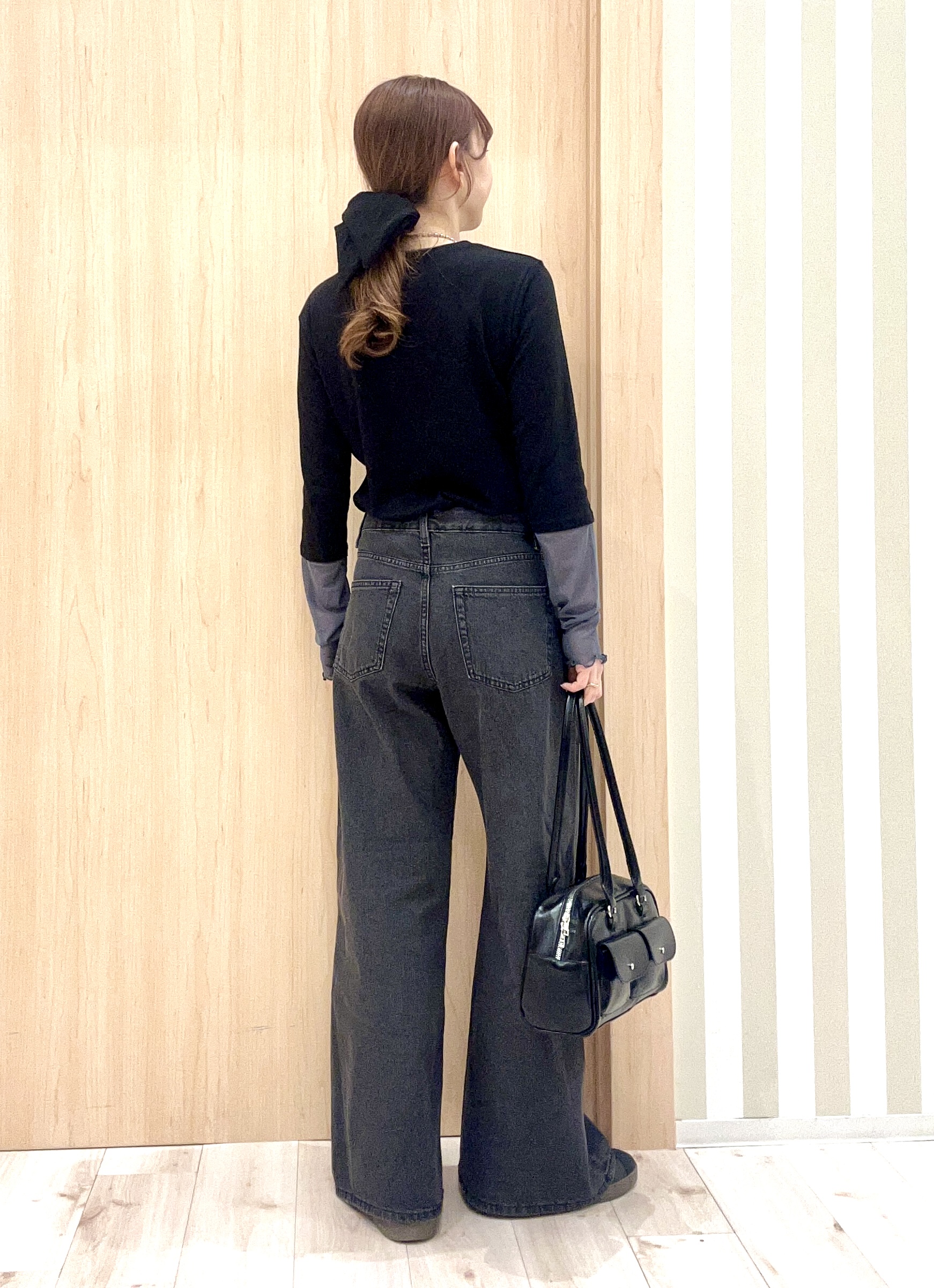 ririさんの「SHOO･LA･RUE｜【SHOO・LA・RUE DENIM/S-LL】体型カバーにも バギーデニムワイドパンツ」を使ったコーディネート