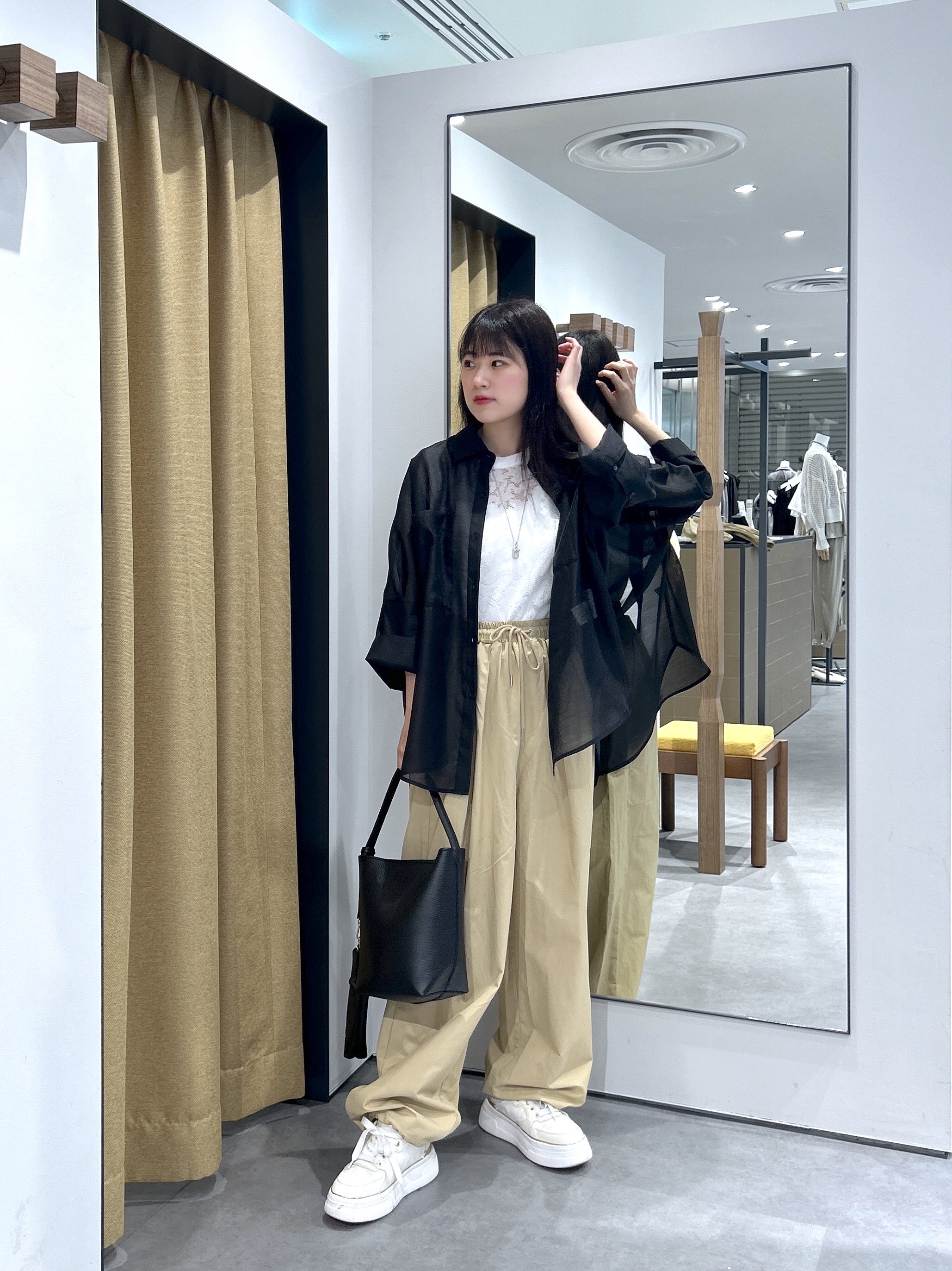 Renoさんの「INDIVI｜【接触冷感】シアーコクーンブラウス」を使ったコーディネート