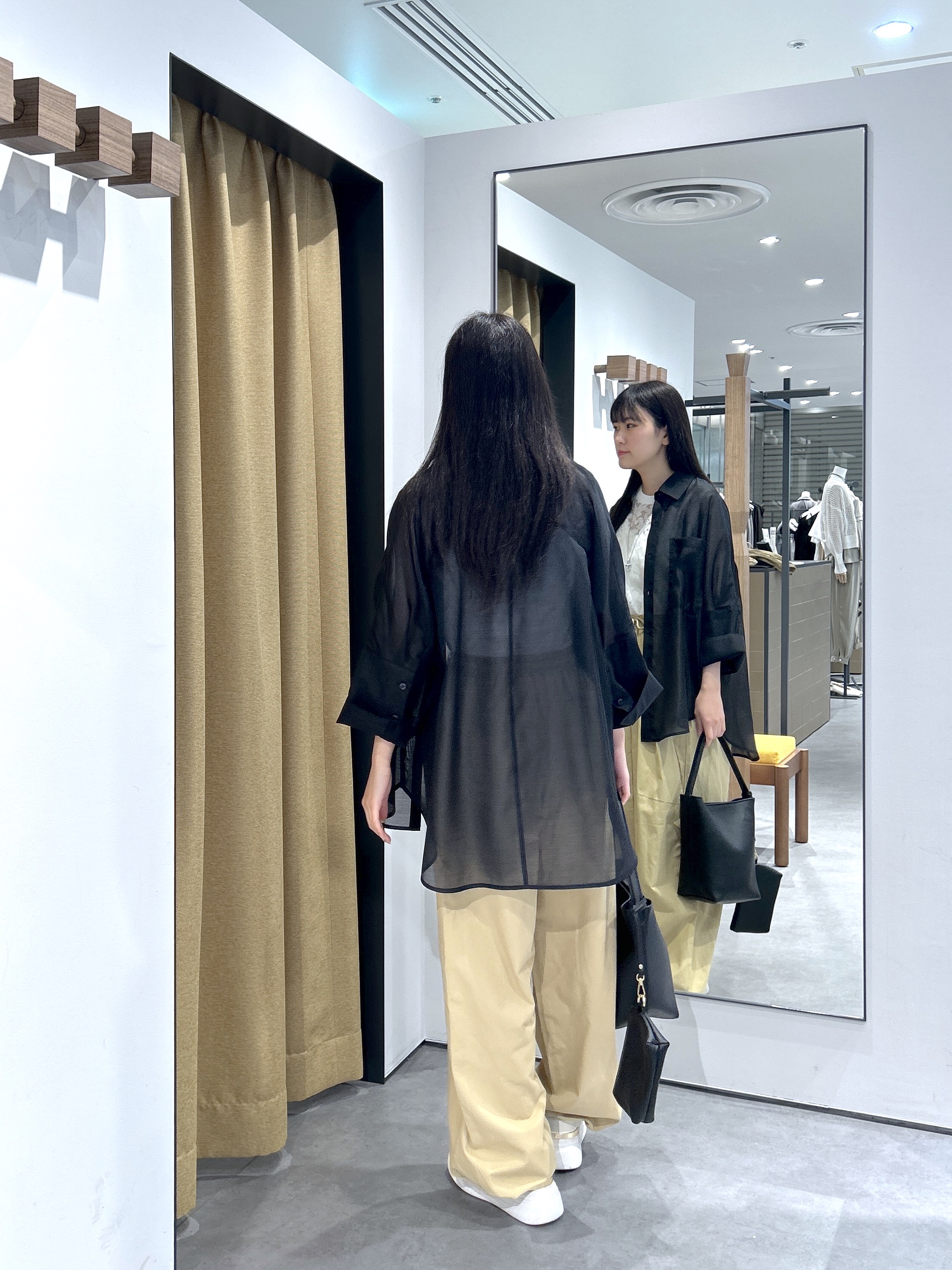Renoさんの「INDIVI｜【接触冷感】シアーコクーンブラウス」を使ったコーディネート