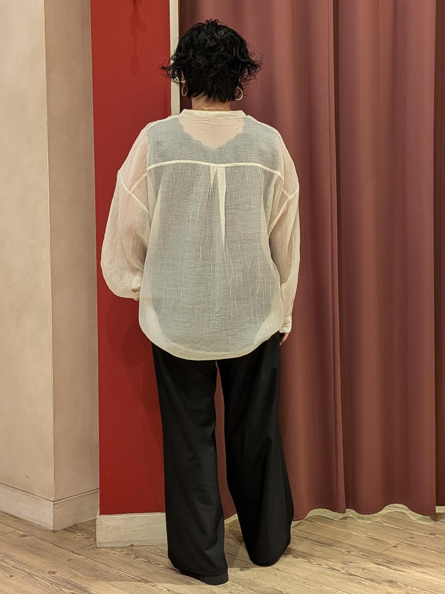 cameさんの「SHOO･LA･RUE｜【S-LL】大人のシアー感 風合い楽しむバンドカラーシャツ」を使ったコーディネート