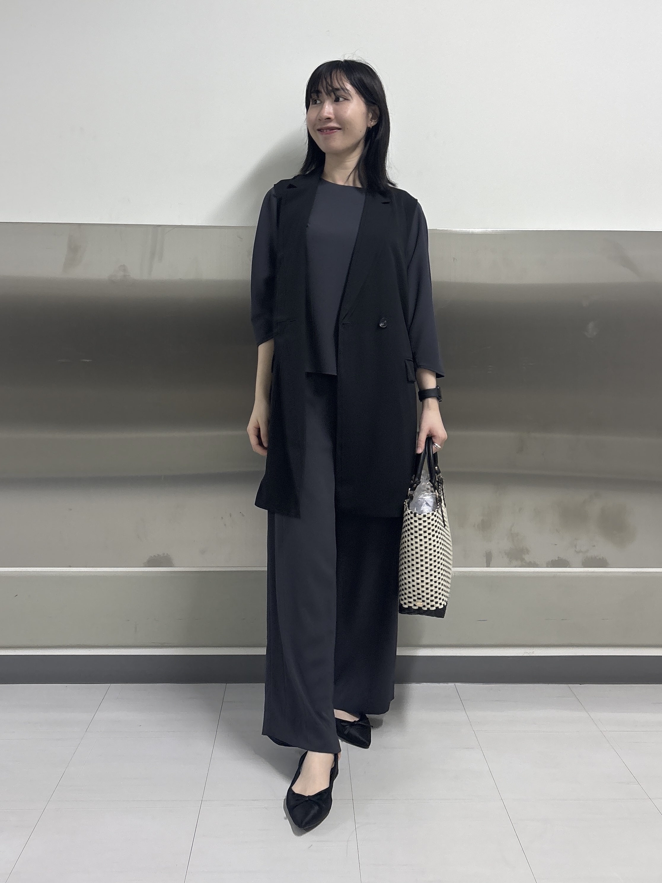 Yoshimiさんの「INDIVI｜【接触冷感／透湿／着る日傘】颯爽ジレジャケット」を使ったコーディネート