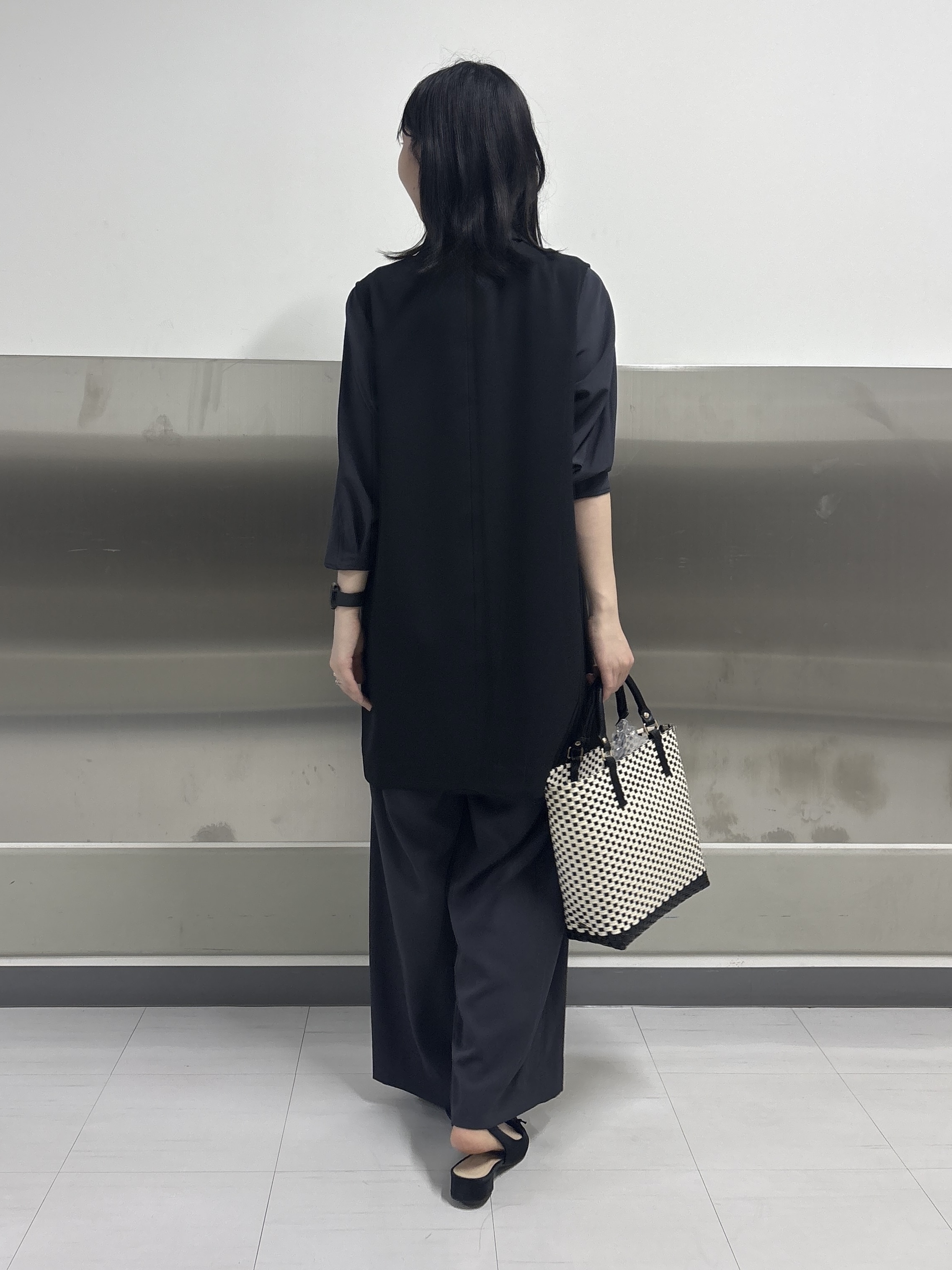 Yoshimiさんの「INDIVI｜【接触冷感／透湿／着る日傘】颯爽ジレジャケット」を使ったコーディネート