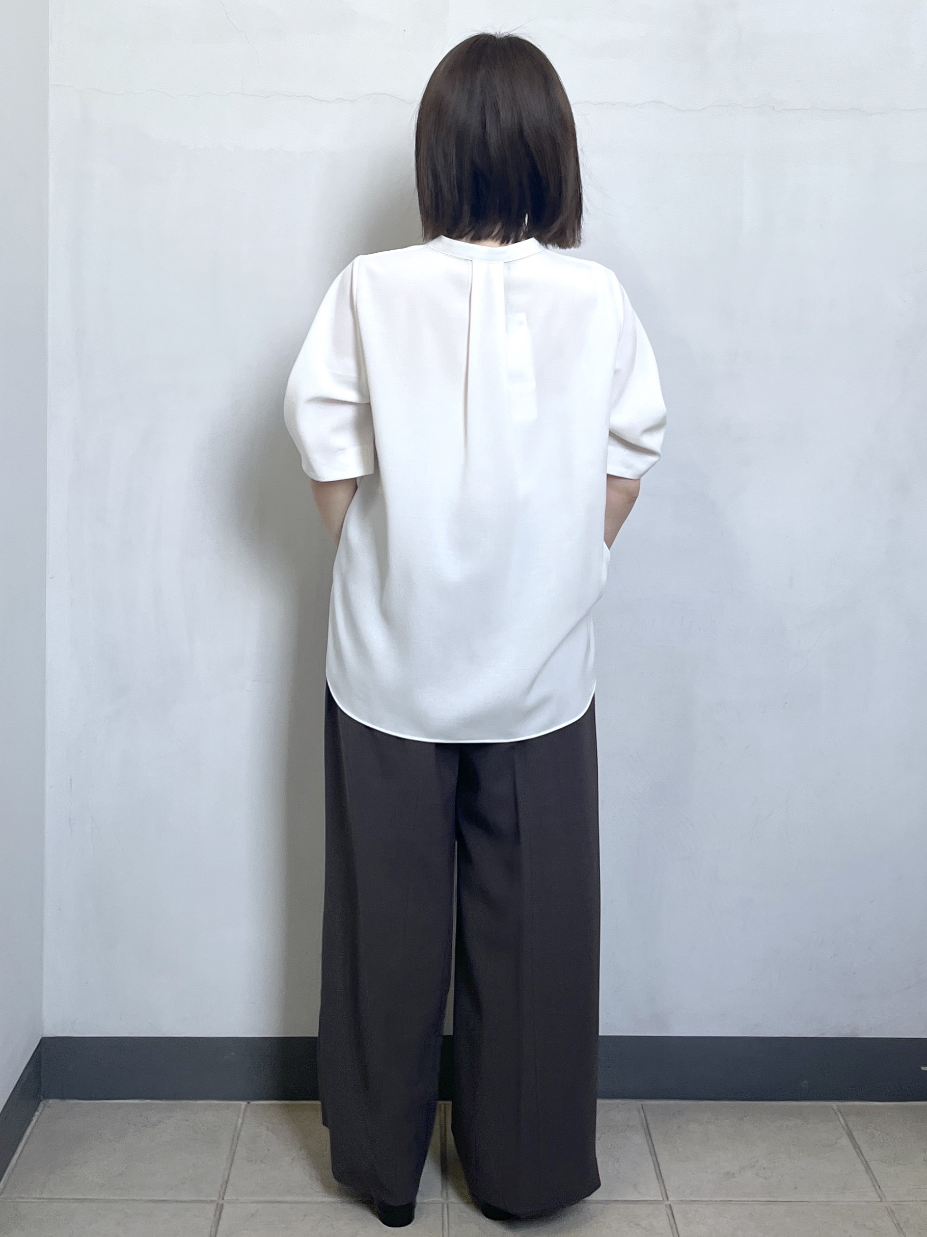 mikiさんの「OPAQUE.CLIP｜【ストレッチ／防シワ／洗濯機OK】タックスリーブブラウス《SS～LL／6col／セットアップ可》」を使ったコーディネート