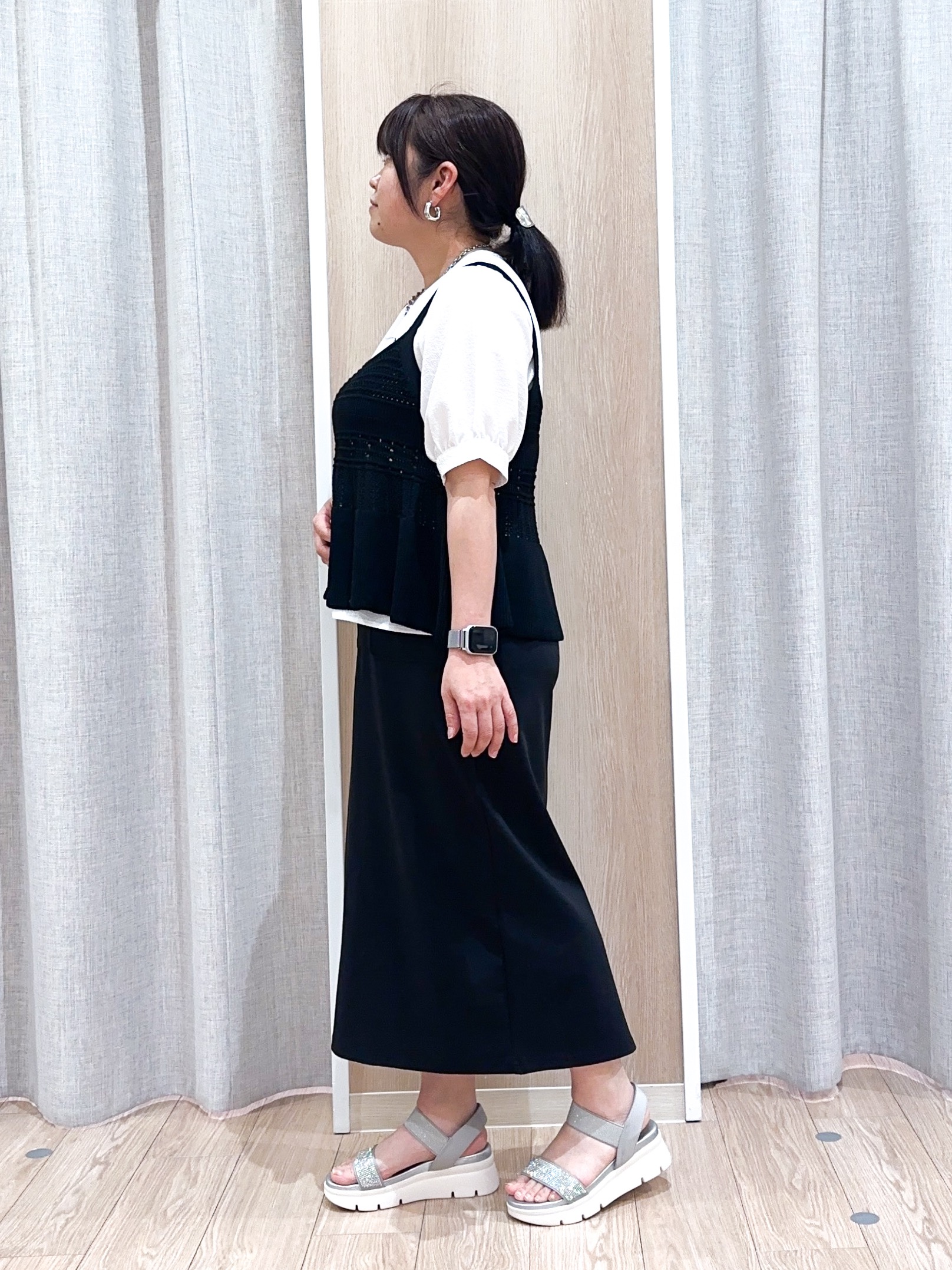 naoさんの「grove｜【2点SET】着るだけで完成、透かし編みニットビスチェ&times;ブラウス」を使ったコーディネート