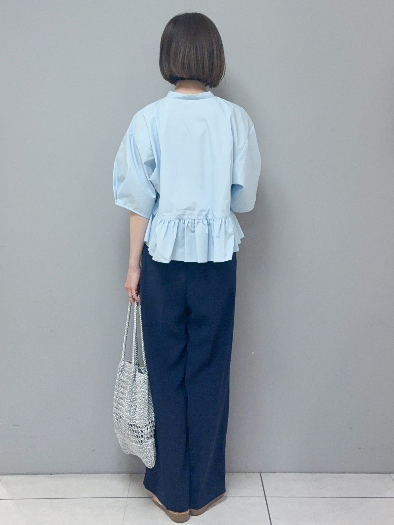 yさんの「OPAQUE.CLIP｜フリルペプラムシャツブラウス【洗濯機OK】」を使ったコーディネート