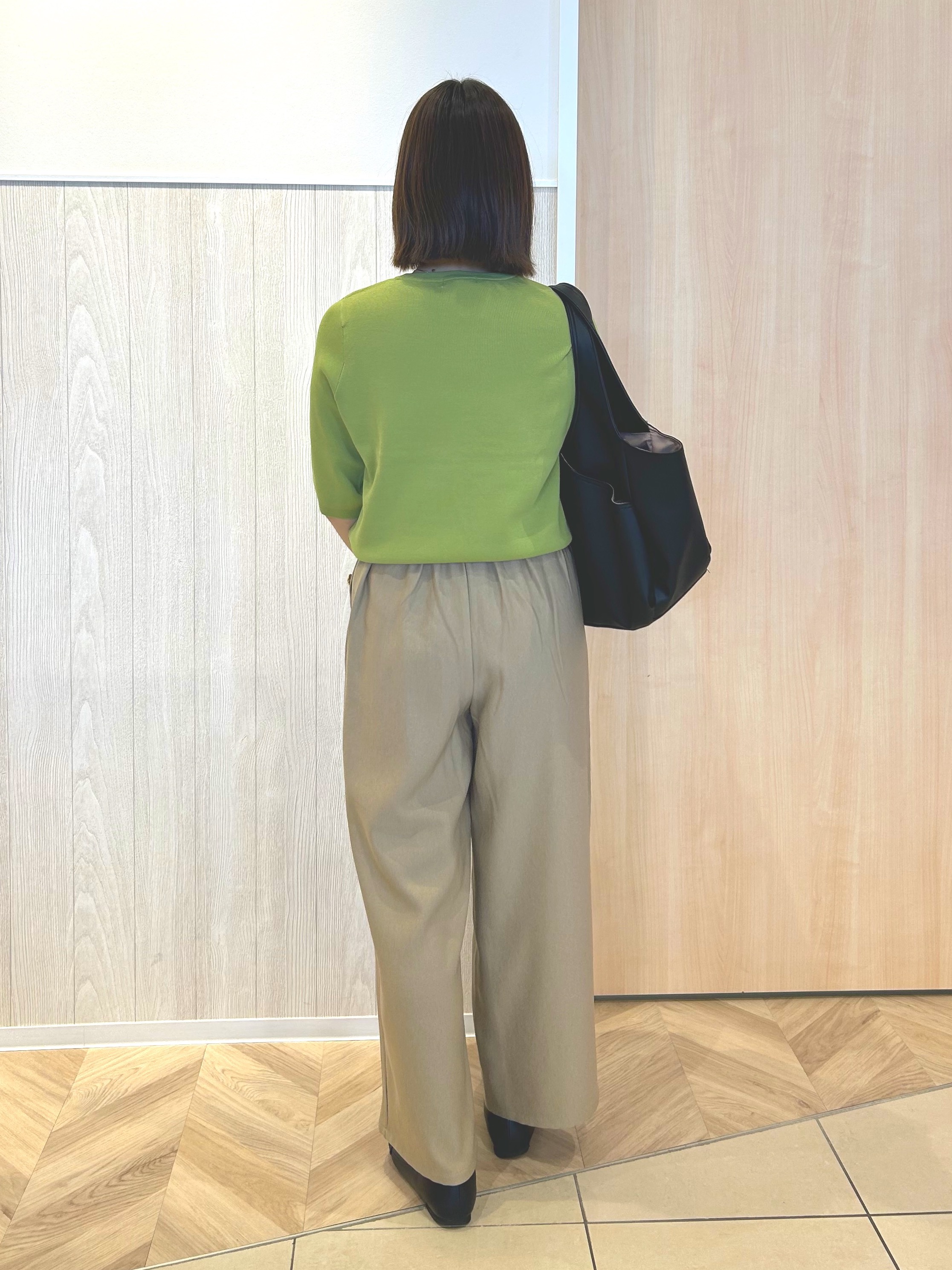 tomoさんの「SHOO･LA･RUE｜【毎日洗える/S-LL/UV】上半身すっきり 二の腕見せない5分袖ニット」を使ったコーディネート