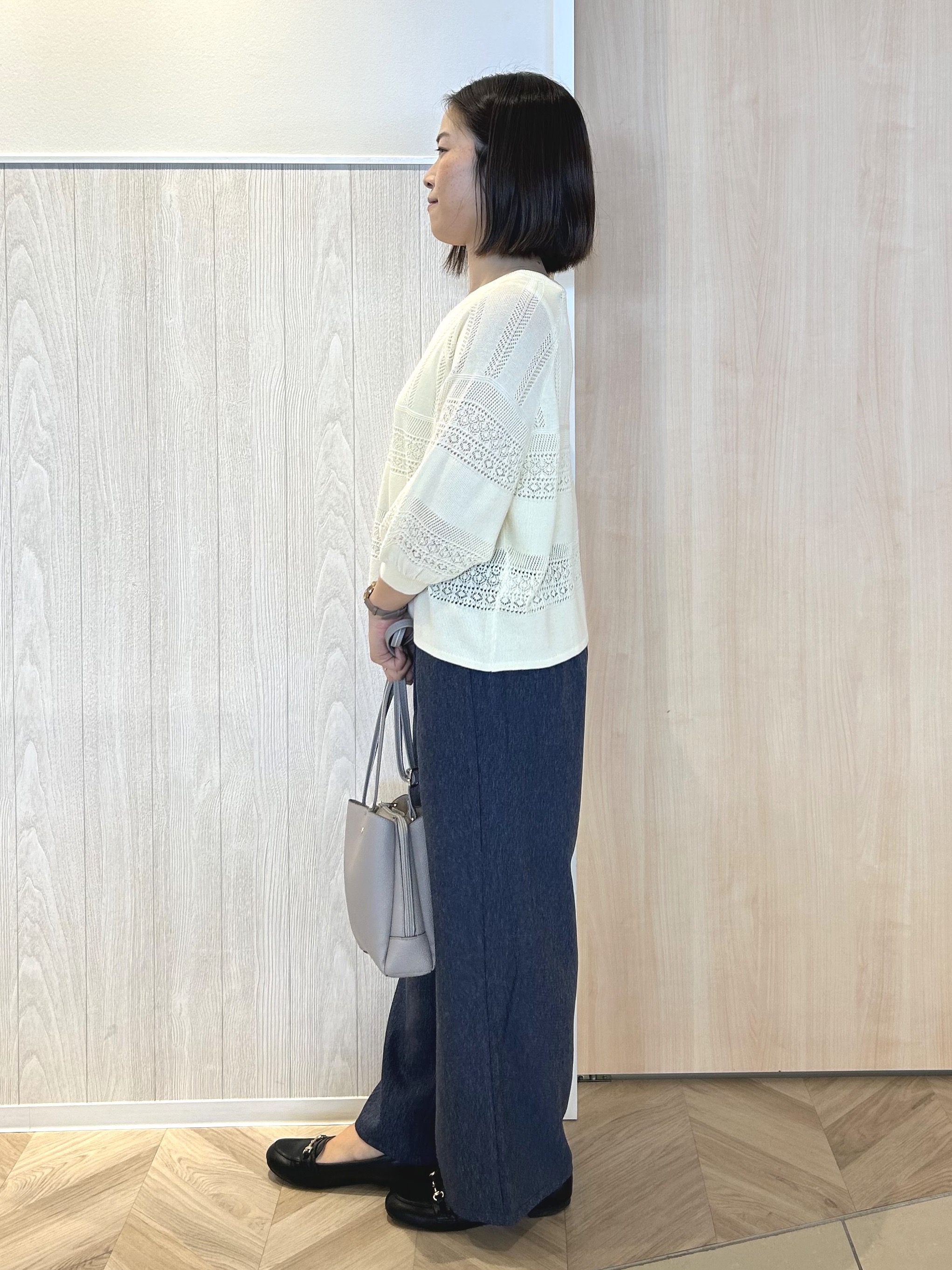 tomoさんの「SHOO･LA･RUE｜【洗濯機可/S-LL】軽やかきれい見え 透かし柄ニット」を使ったコーディネート