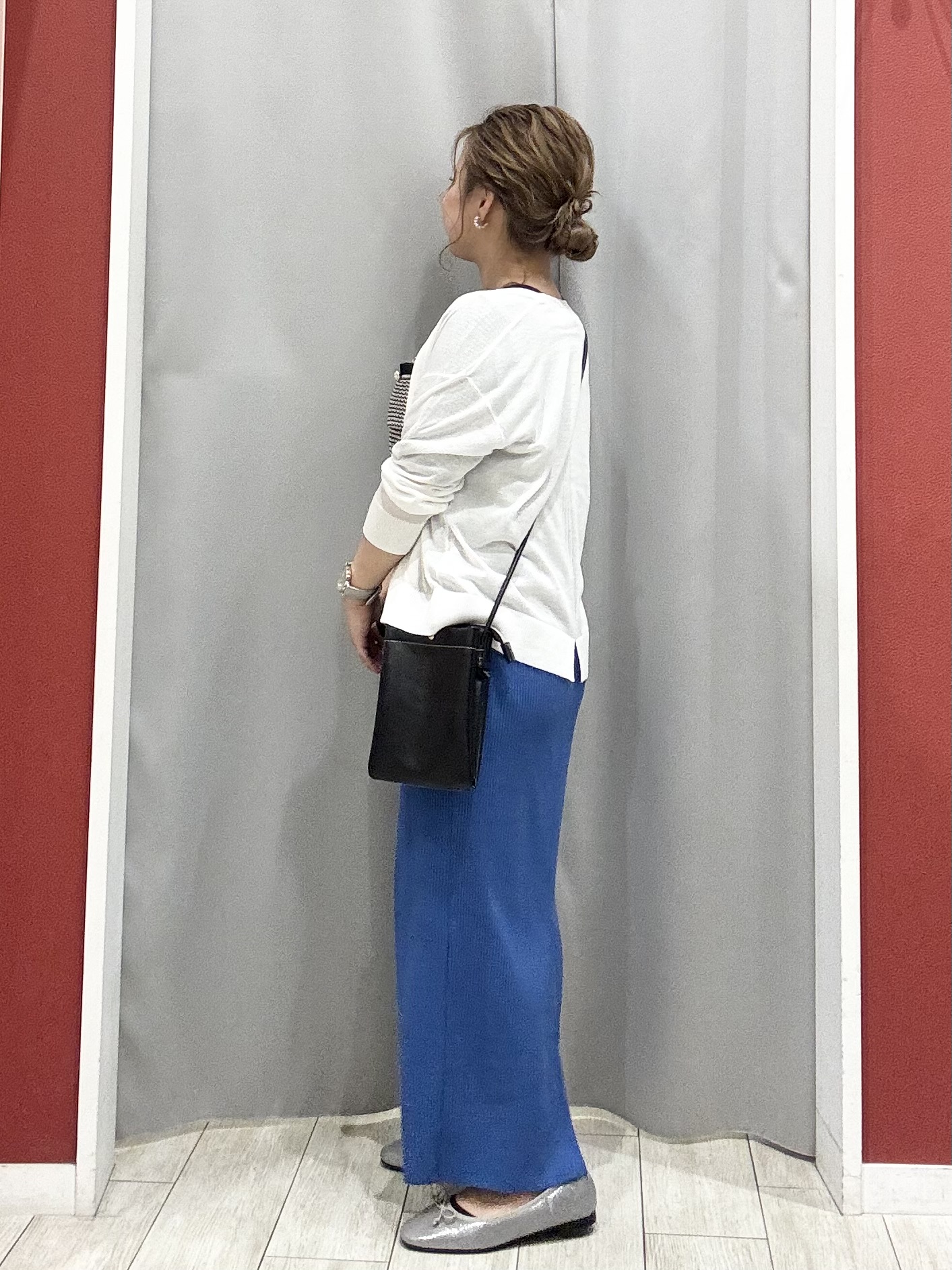 shioさんの「SHOO･LA･RUE｜【洗濯機可/S-LL】オンにもオフにも マルチに使えるボタンレスカーディガン」を使ったコーディネート