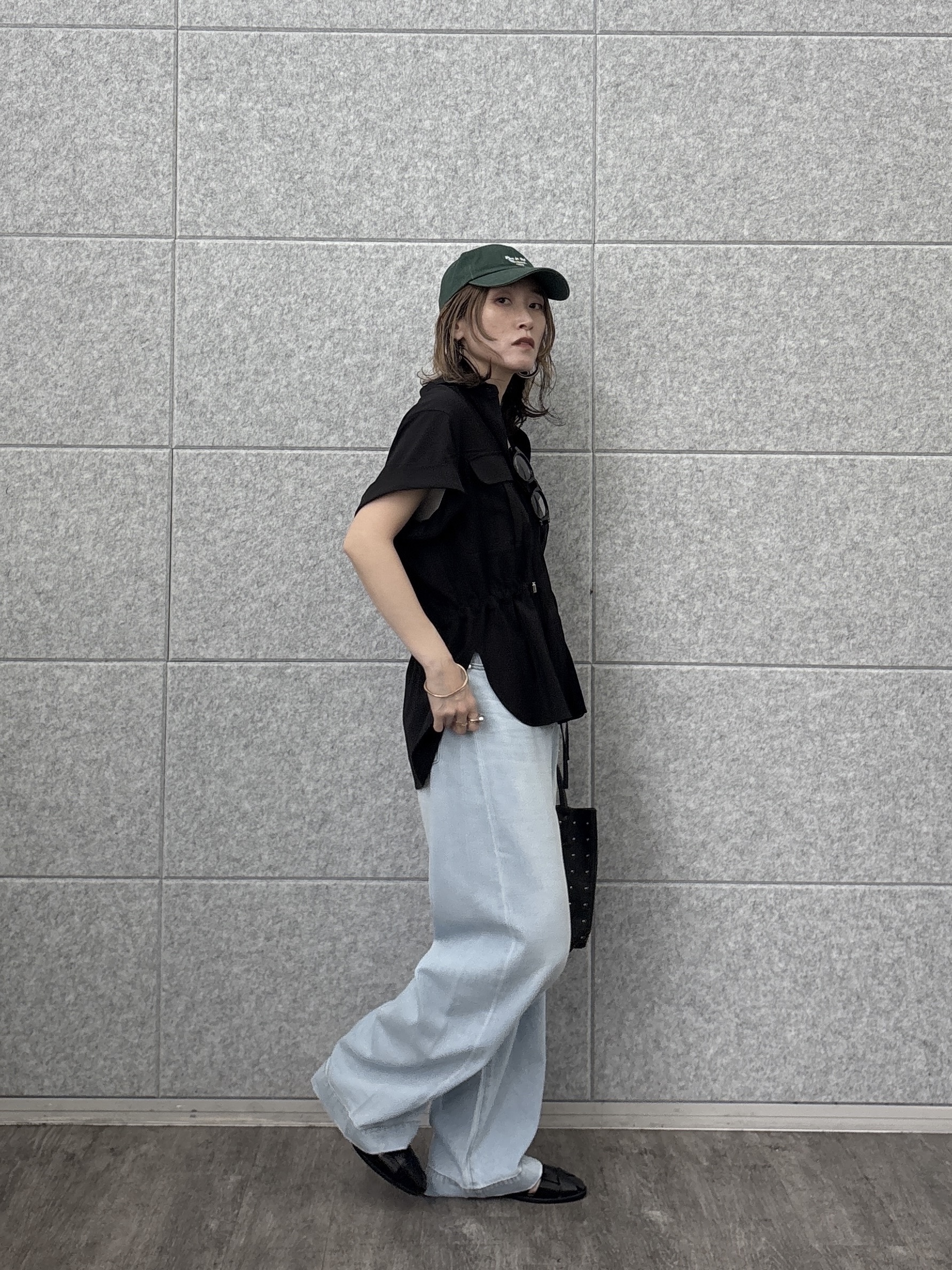 kotakiさんの「INDIVI｜Comfy SET UP｜サファリシャツ【セットアップ対応／通勤／カセット服／接触冷感／UVカット】」を使ったコーディネート